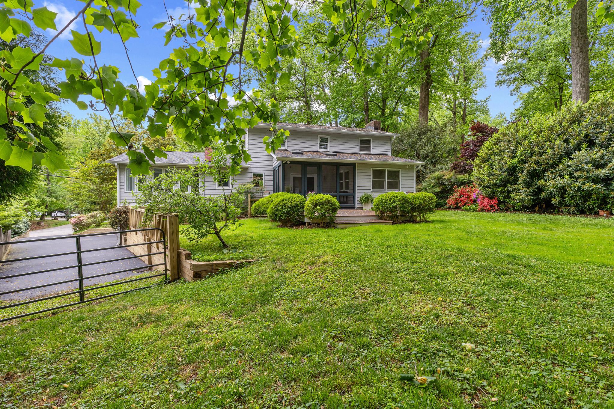 ANNAPOLIS ROADS - Residential