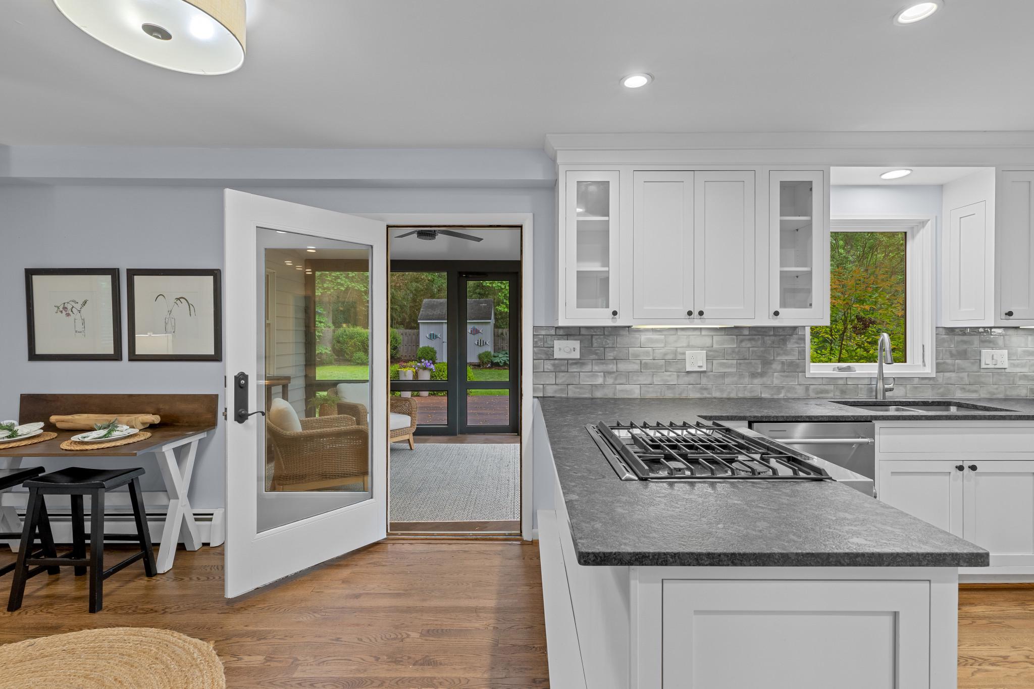 ANNAPOLIS ROADS - Residential