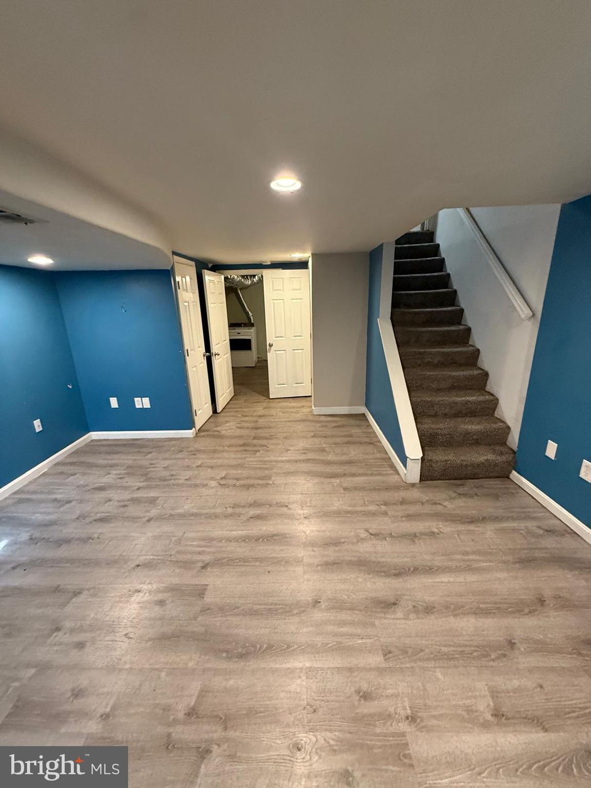 HAWTHORNE - Residential Lease