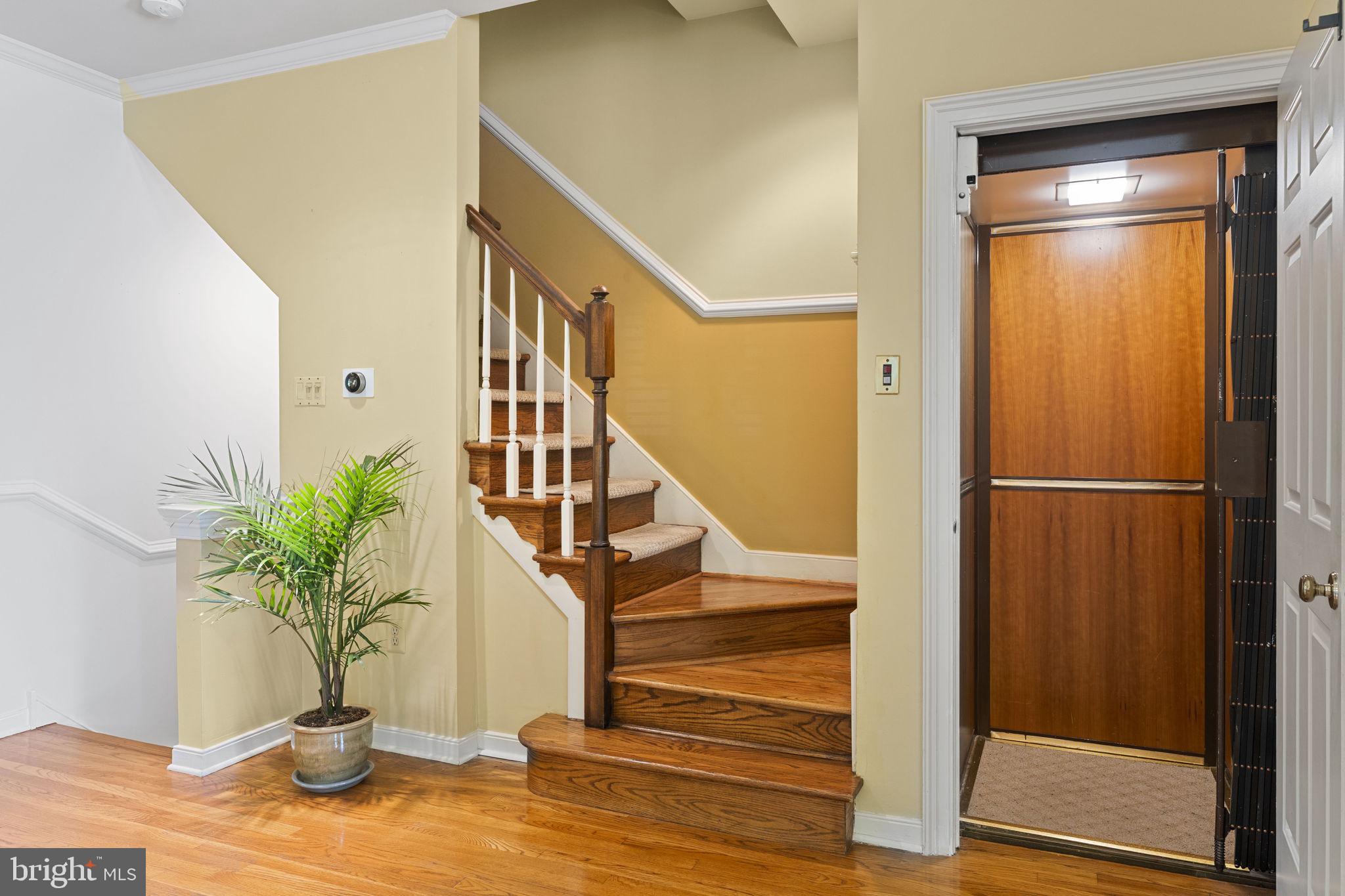 1100 QUINARD COURT
