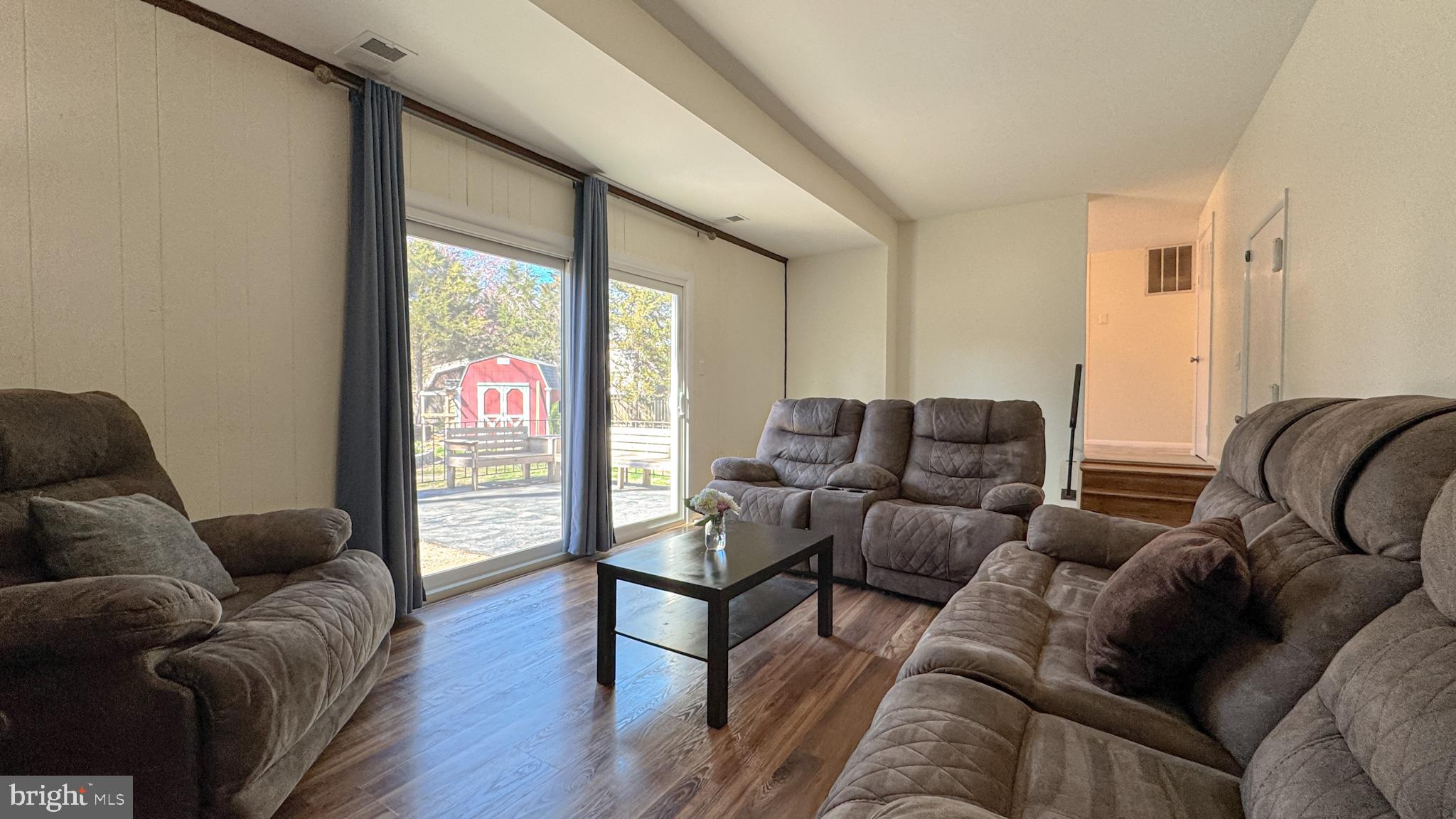 BREEZEWOOD - Residential