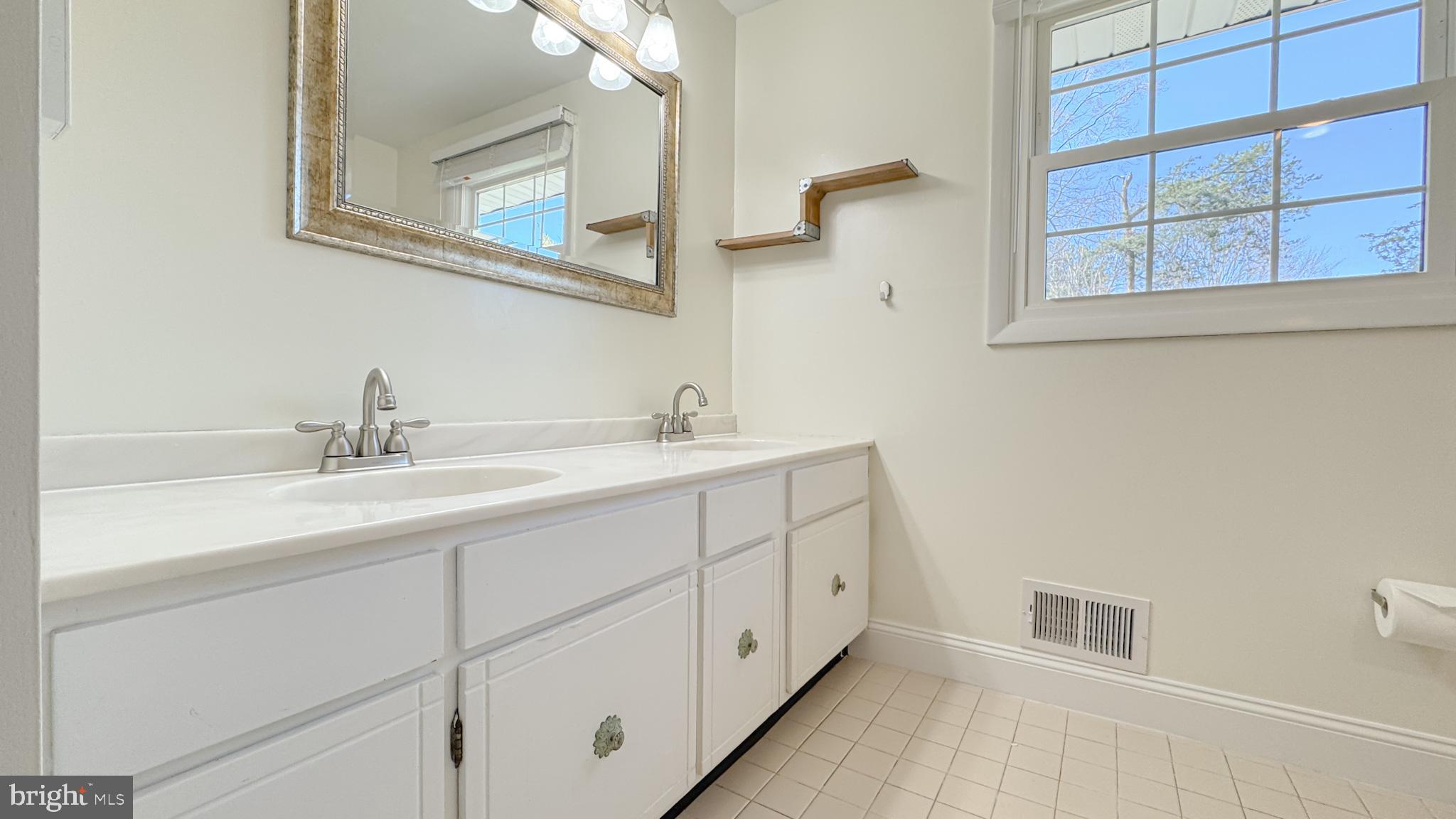 BREEZEWOOD - Residential