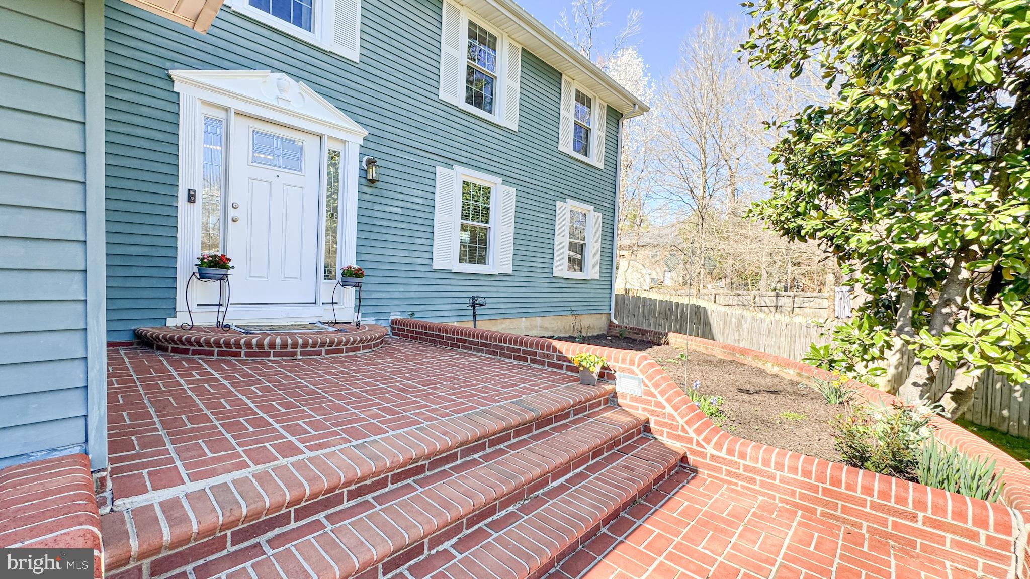 BREEZEWOOD - Residential