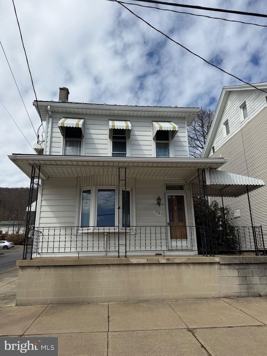 Don’t miss this wonderful opportunity to make a house truly your own! This solid 3-bedroom, 2-bathroom home offers the perfect canvas for buyers looking to add their personal touch while enjoying the peace of mind that comes with the big-ticket items already taken care of. house is an estate sale being sold as is.