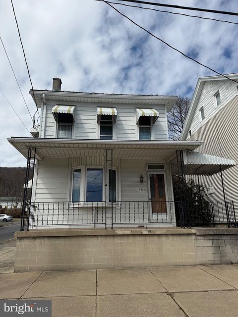Homes For Sale - 701 E Grand Avenue<br/> TOWER CITY, PA 17980