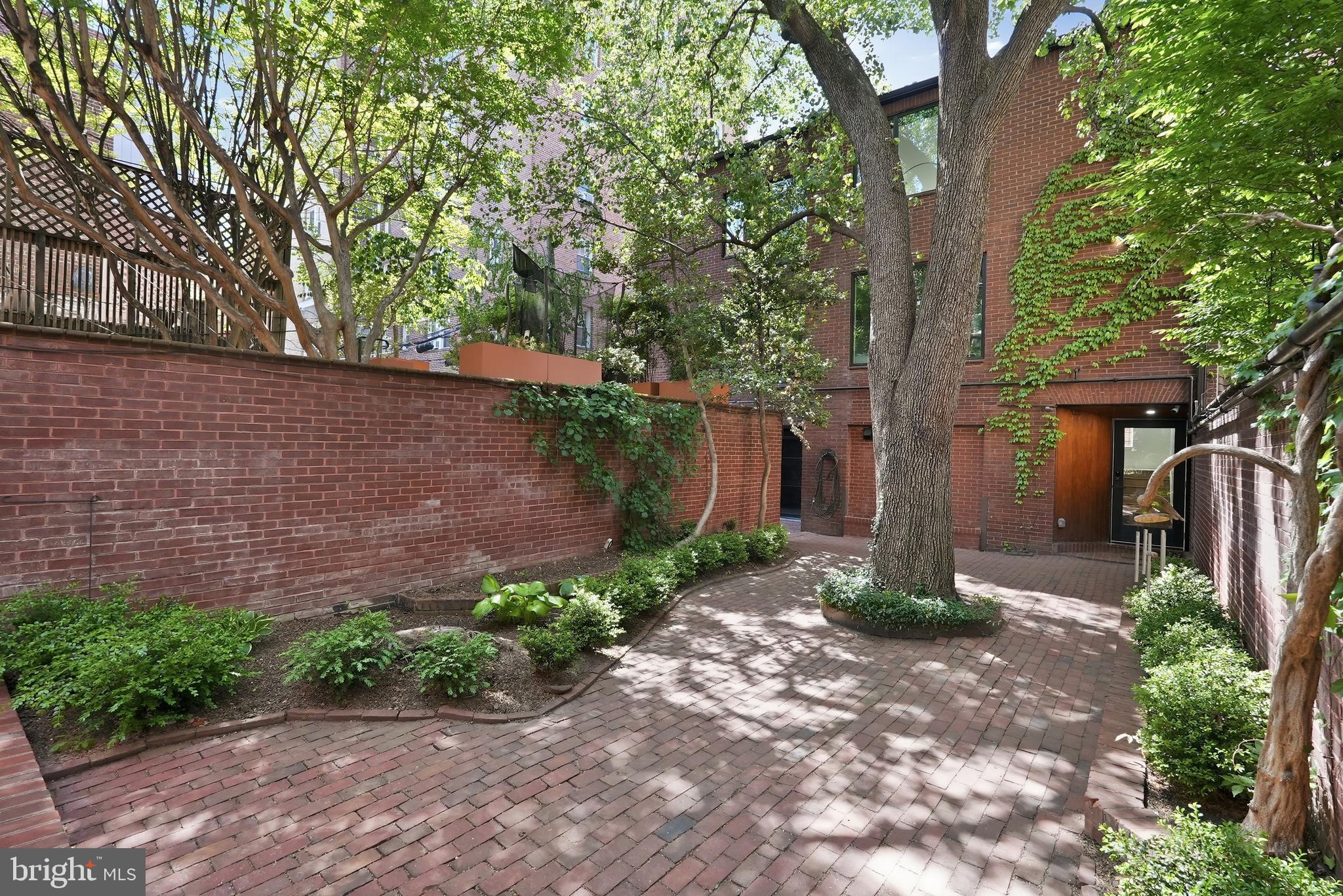 DUPONT CIRCLE - Residential