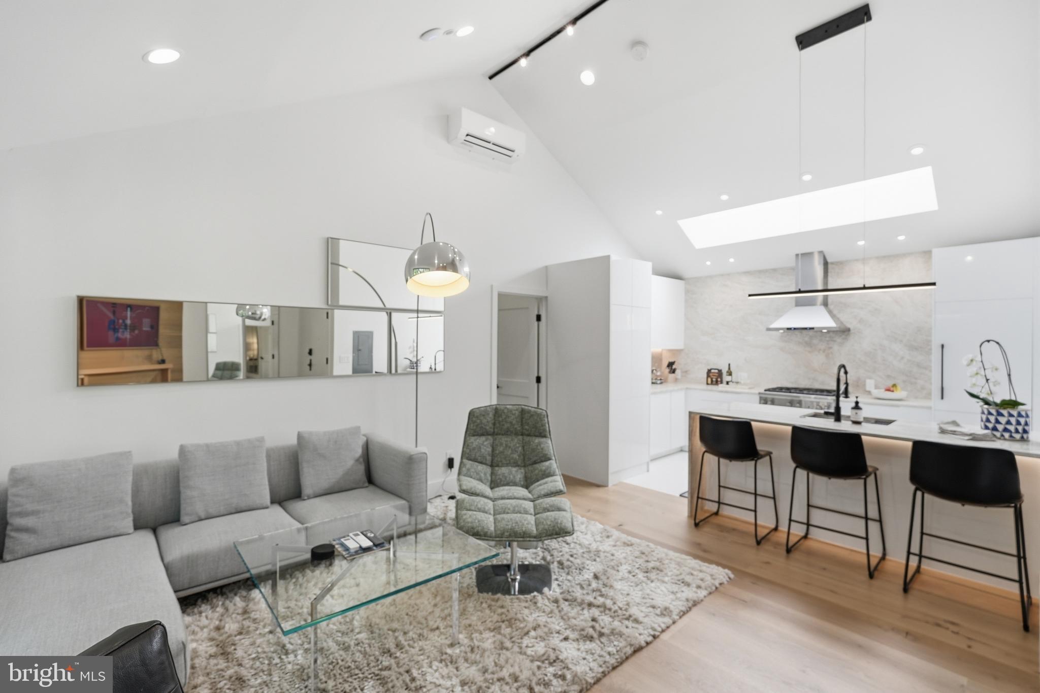 DUPONT CIRCLE - Residential