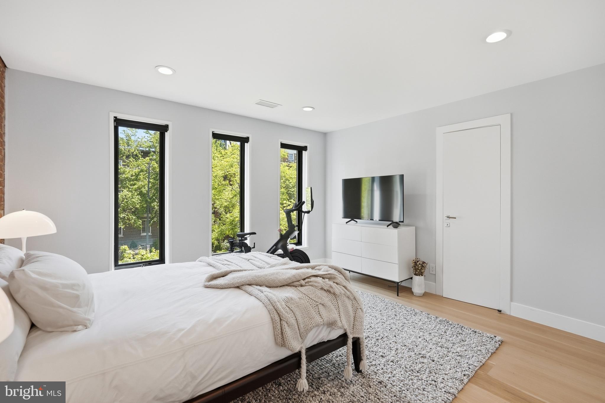 DUPONT CIRCLE - Residential