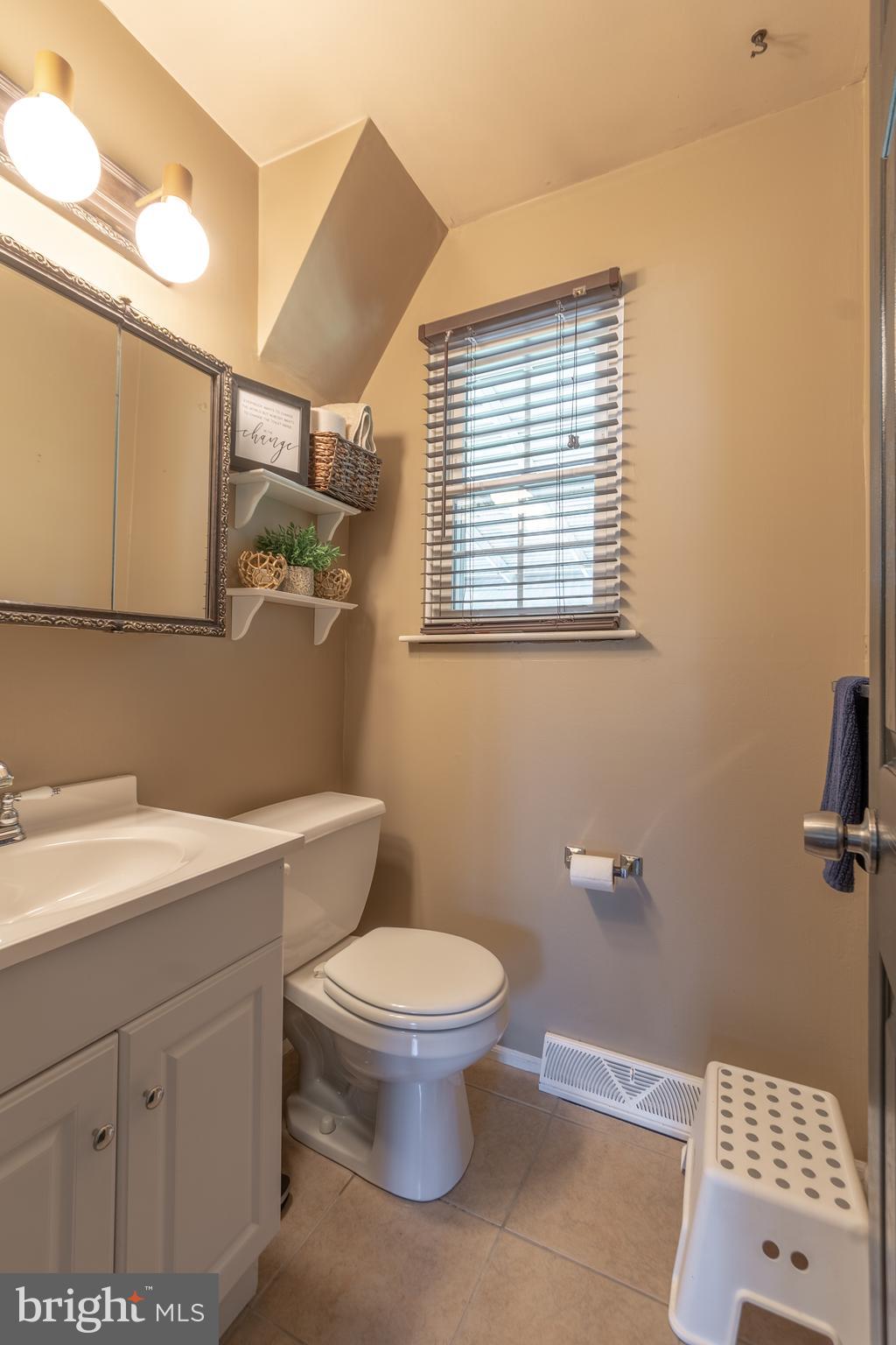 JEFFERSONVILLE - Residential