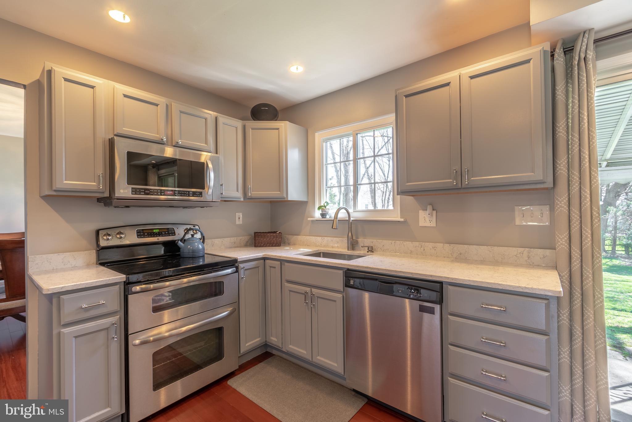 JEFFERSONVILLE - Residential