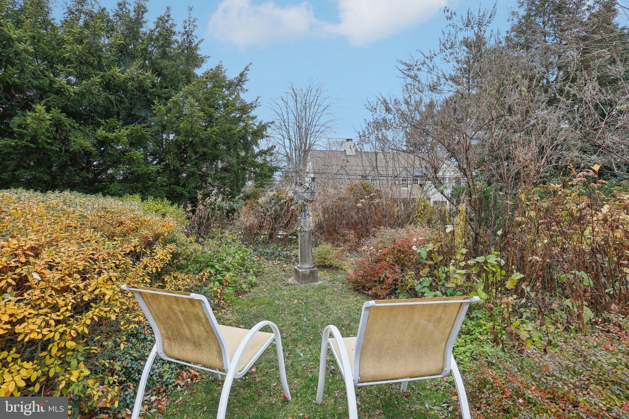 CHESTNUT HILL - Residential