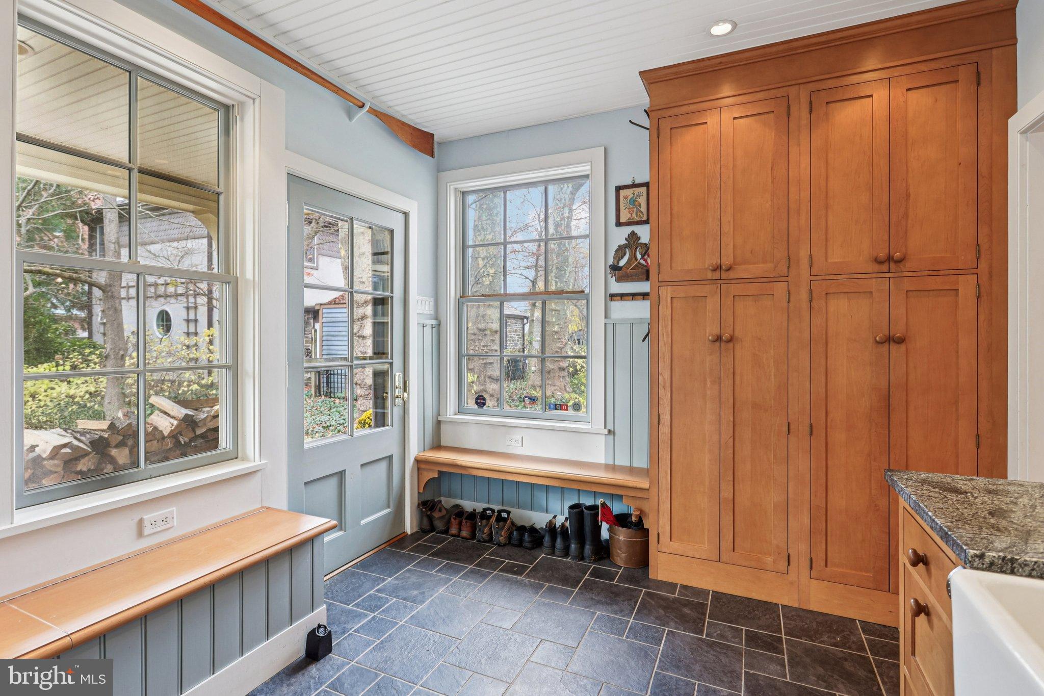 CHESTNUT HILL - Residential