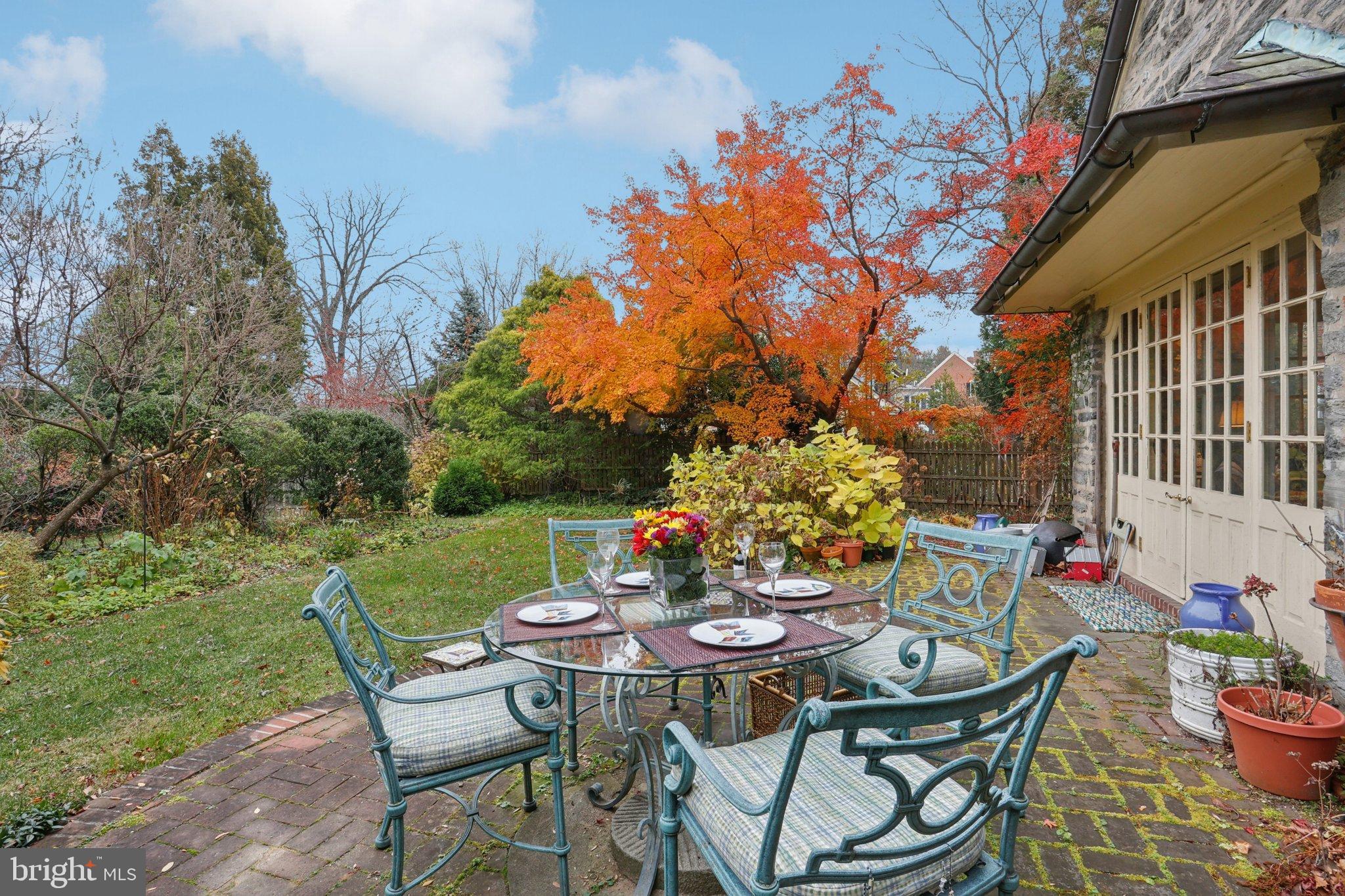 CHESTNUT HILL - Residential