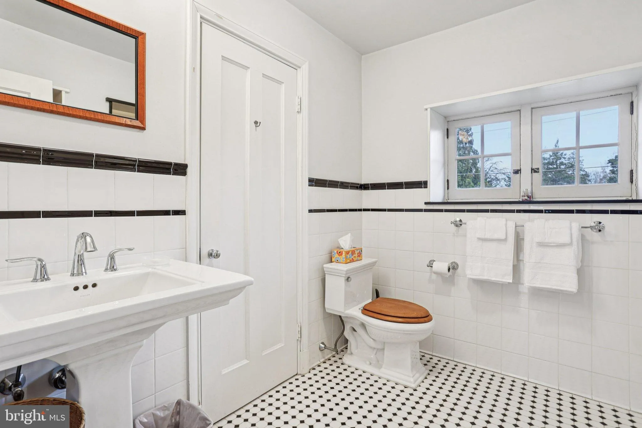 Philadelphia, Pennsylvania 19118, United States, 4 Bedrooms Bedrooms, ,4 BathroomsBathrooms,Residential,Active,248748