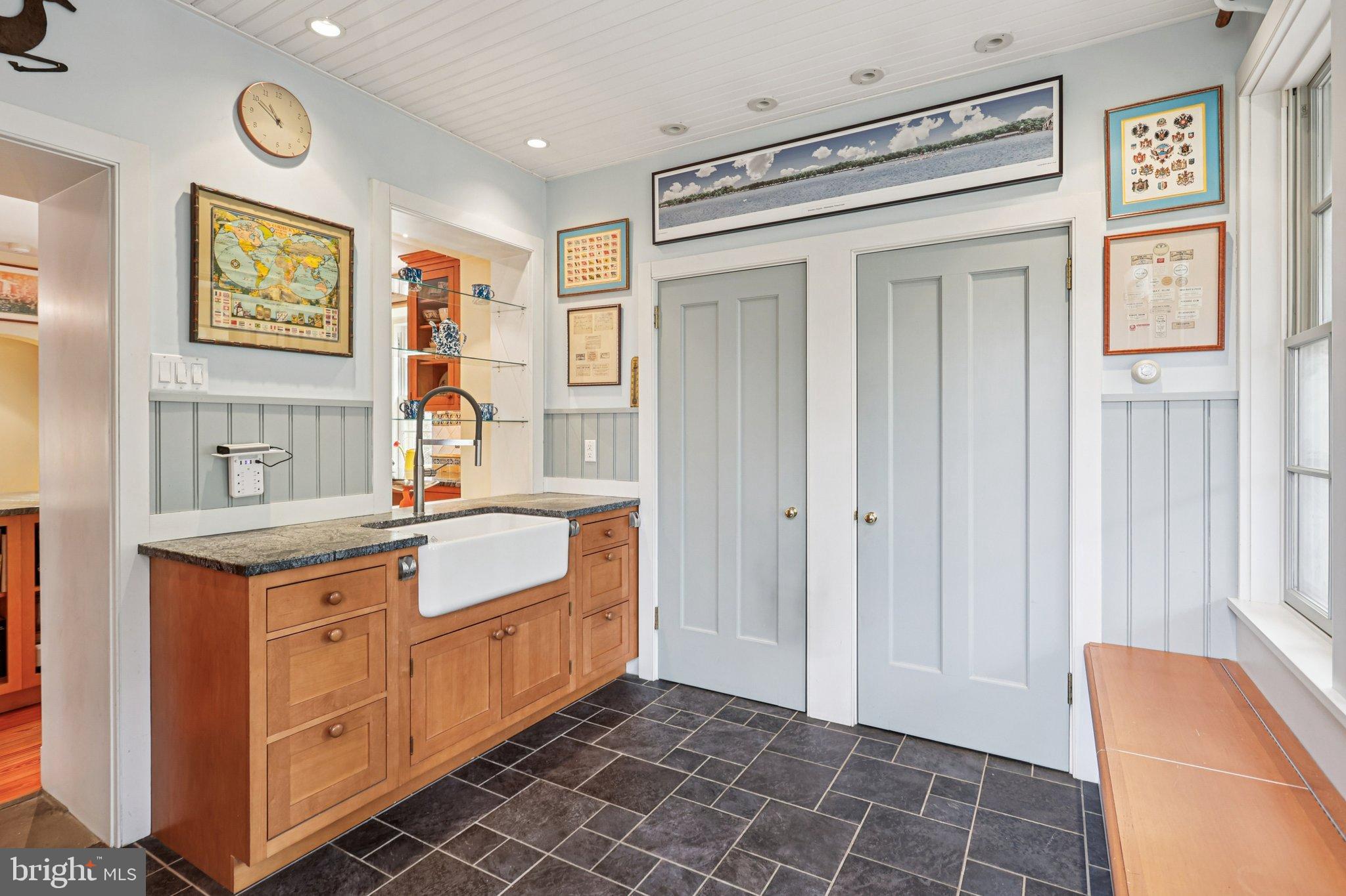 CHESTNUT HILL - Residential