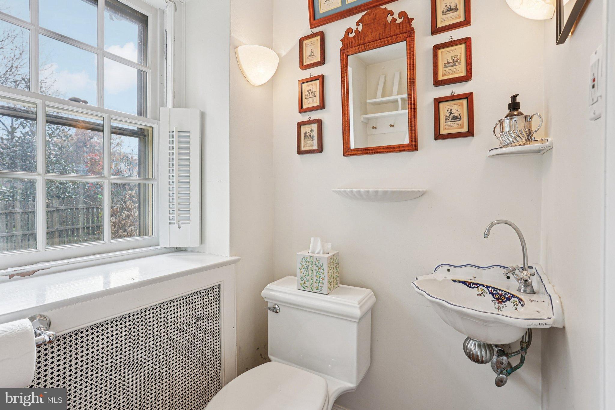 CHESTNUT HILL - Residential