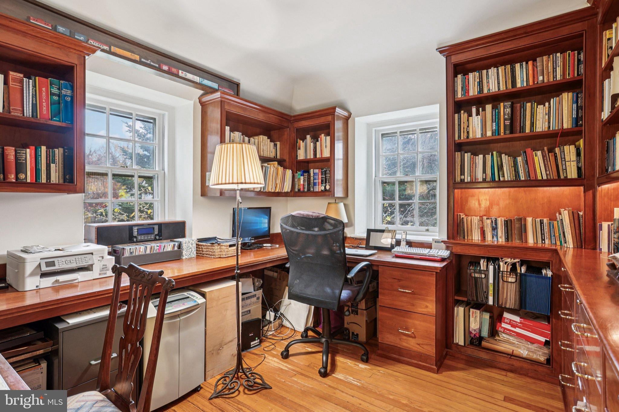 CHESTNUT HILL - Residential