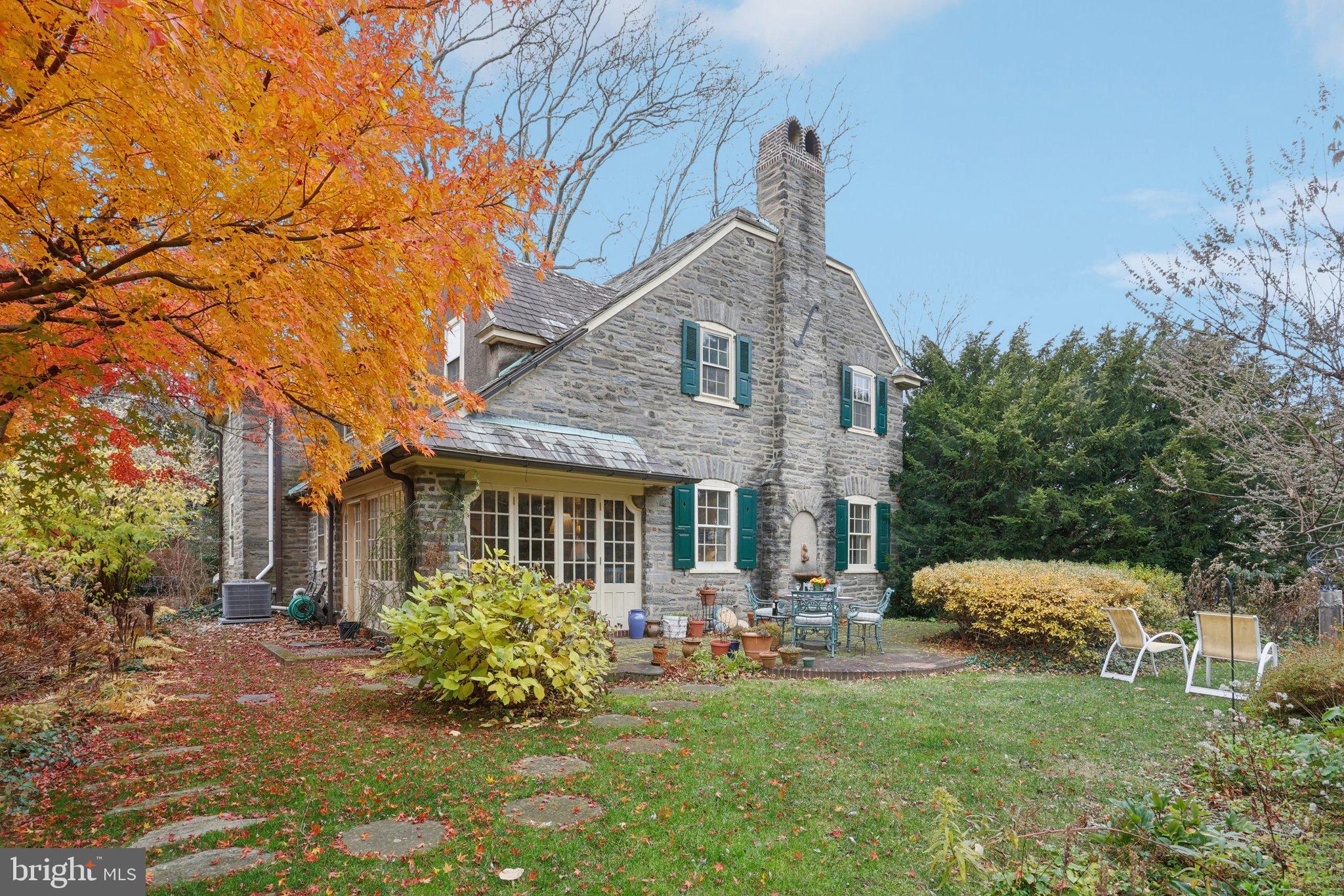 CHESTNUT HILL - Residential