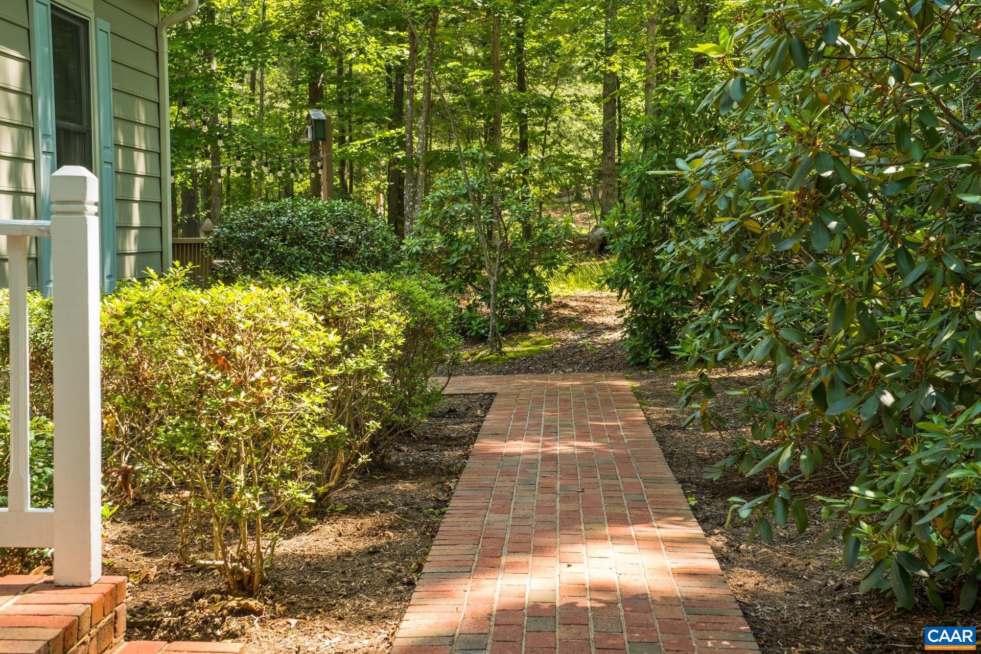 2034 BOBWHITE CT