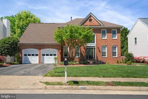 Photo of 7616 Seabrook Lane, SPRINGFIELD, VA 22153 (MLS # VAFX2302428)