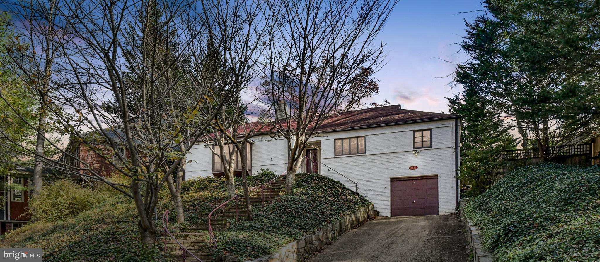 LEE HEIGHTS - Residential Lease