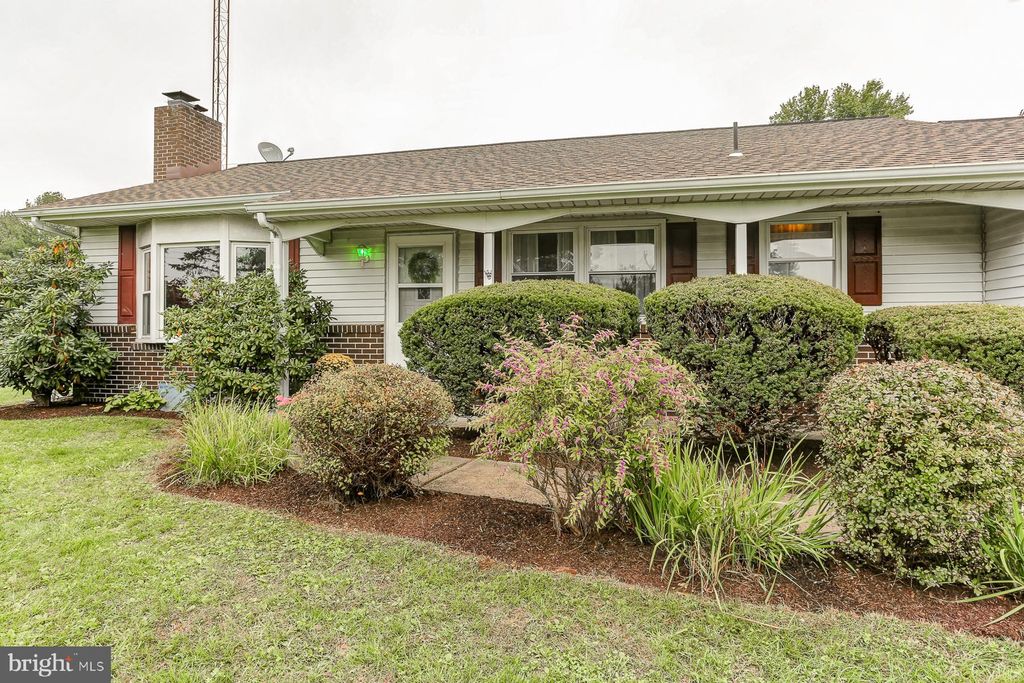 Photo of 522 Cloverleaf Road, Elizabethtown, PA 17022 (MLS # PALA2041552)