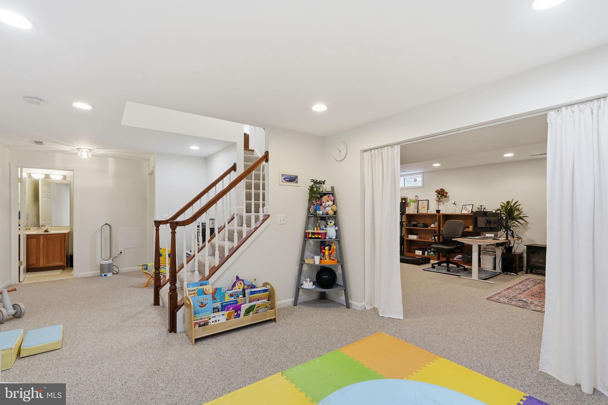 GOSHEN OAKS - Residential