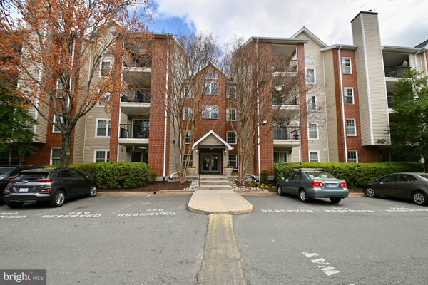 3315 WYNDHAM CIR APT 2231, ALEXANDRIA, VA 22302 - Image 6370e9d5df48b2082be03afff31a7ffb/2449632583