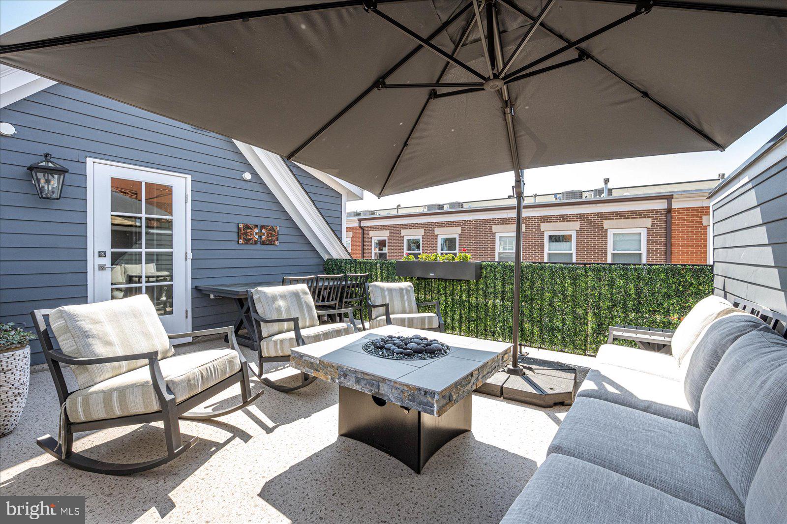 THE TOWNS AT ABINGDON PLACE - Residential