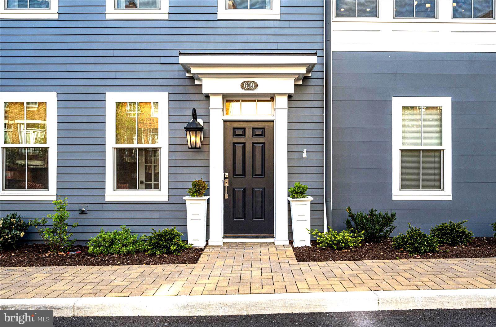 THE TOWNS AT ABINGDON PLACE - Residential