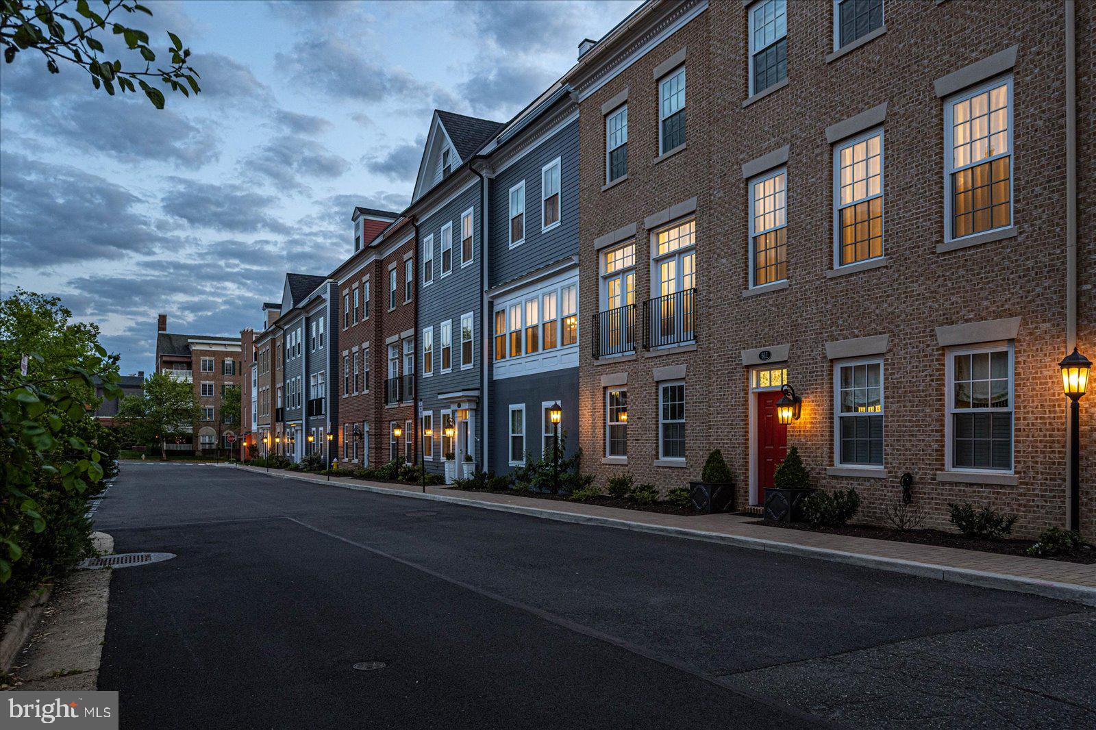 THE TOWNS AT ABINGDON PLACE - Residential