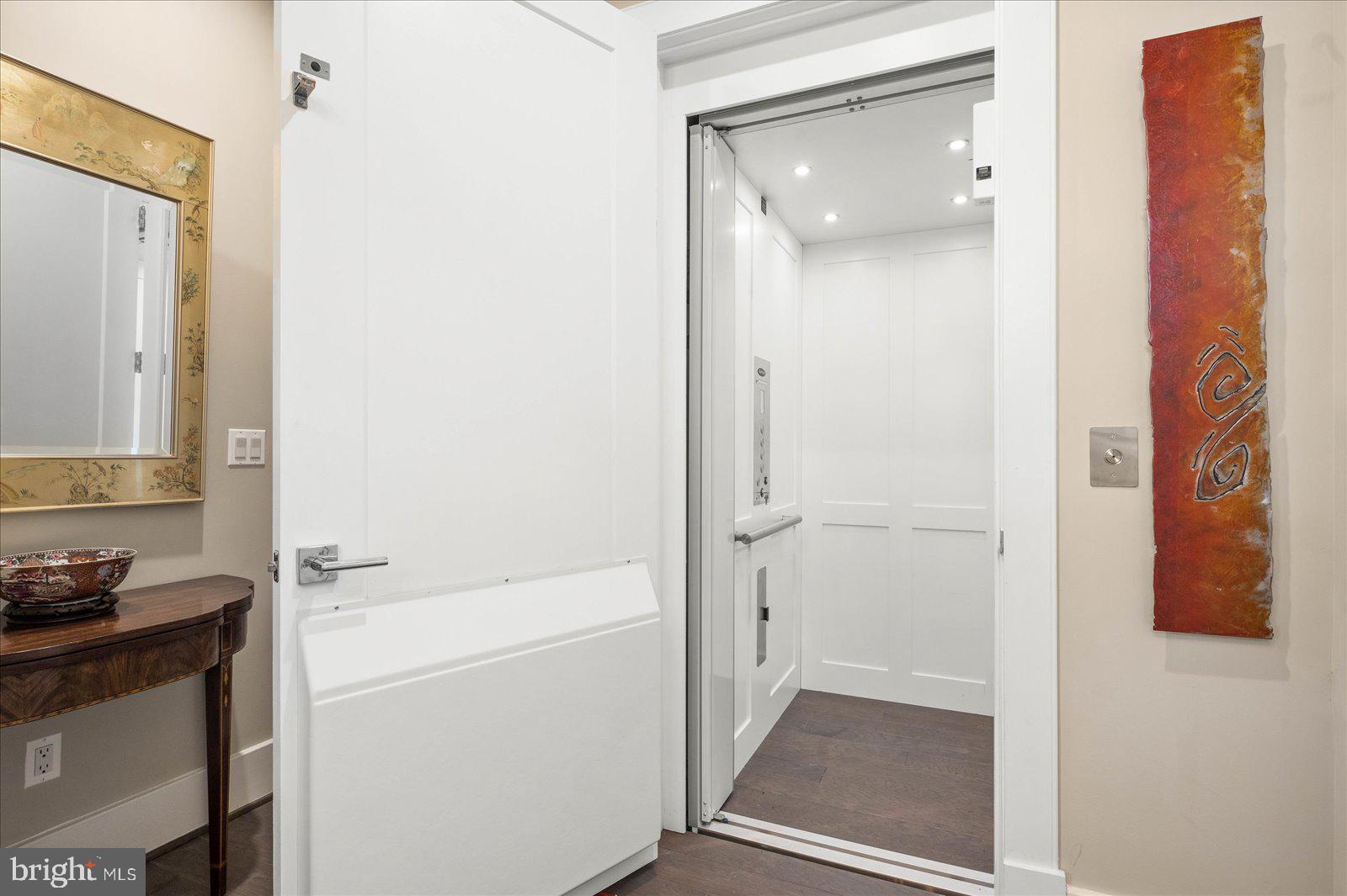 THE TOWNS AT ABINGDON PLACE - Residential