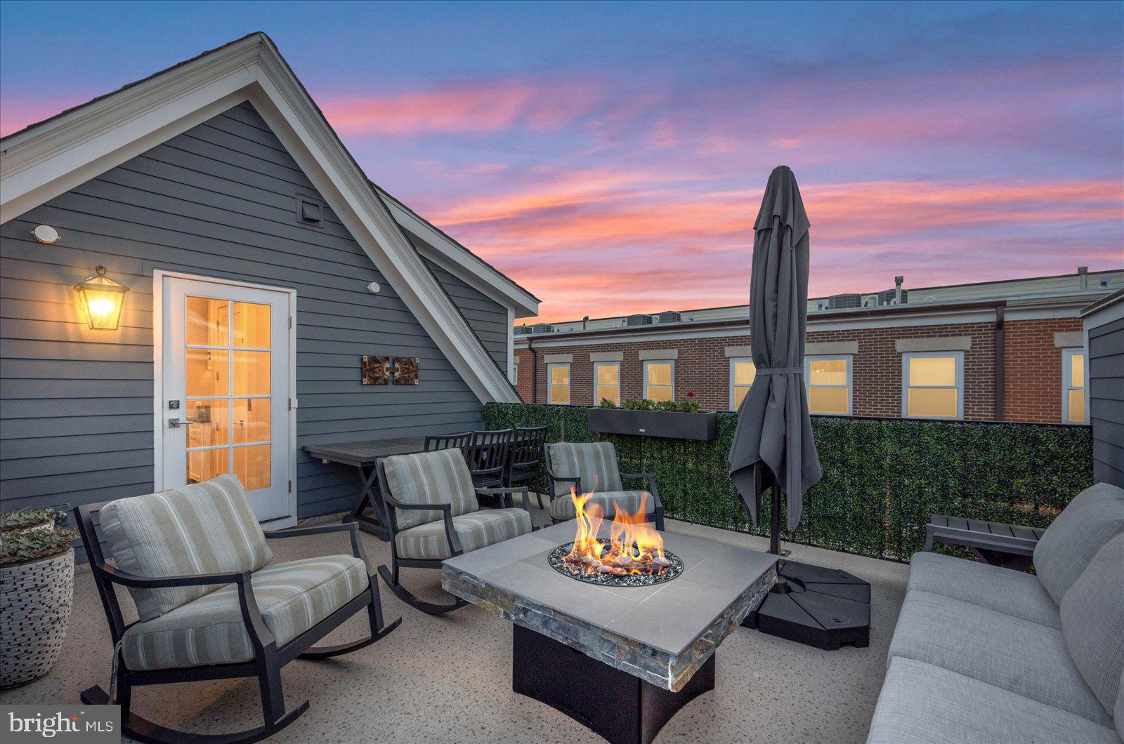 THE TOWNS AT ABINGDON PLACE - Residential