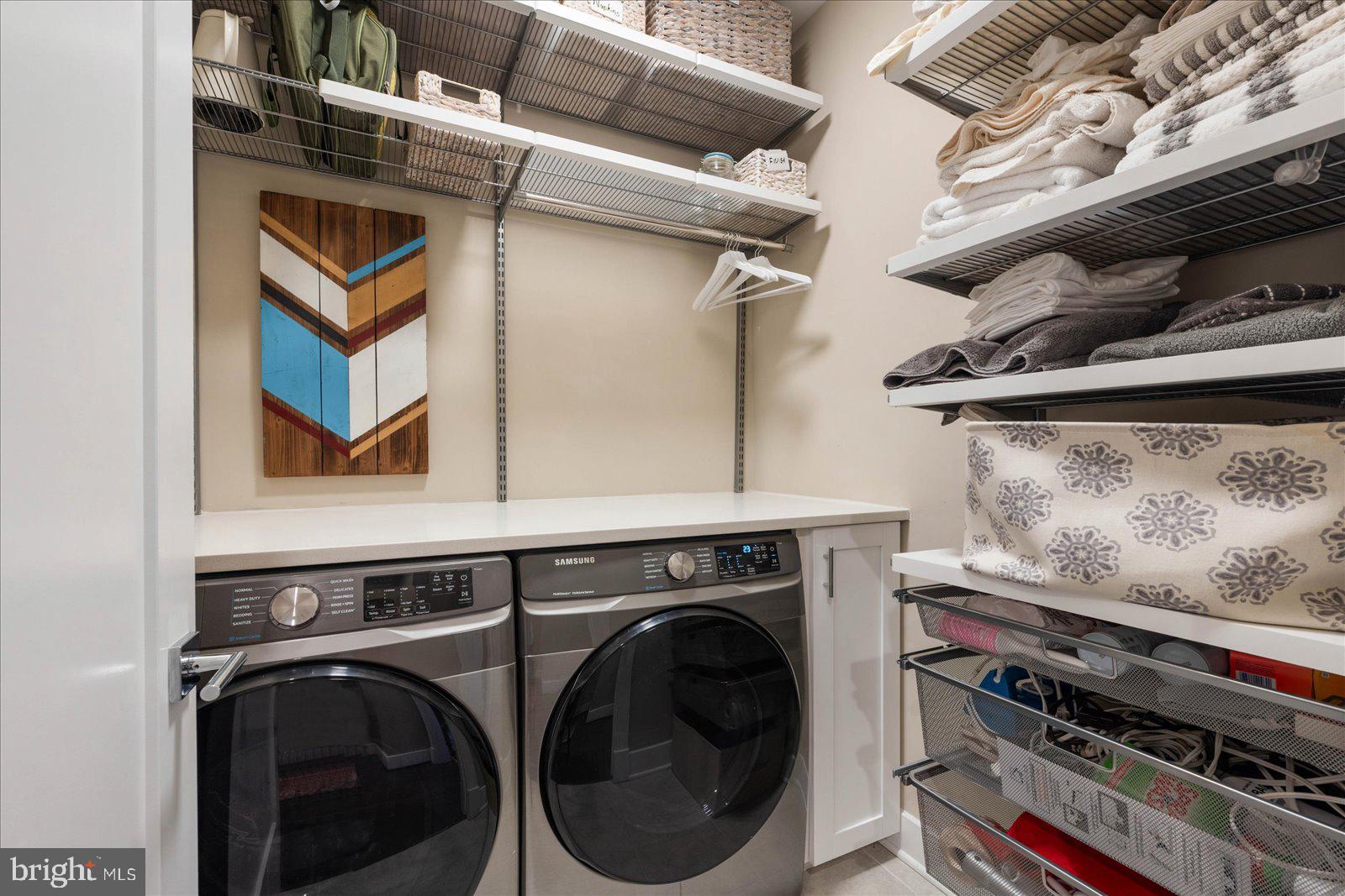 THE TOWNS AT ABINGDON PLACE - Residential