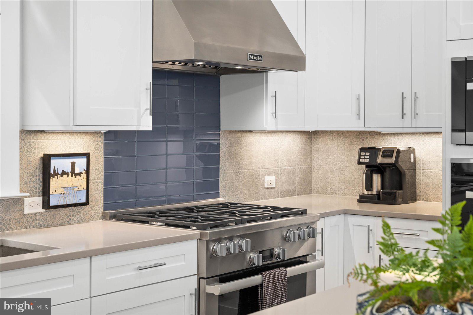 THE TOWNS AT ABINGDON PLACE - Residential