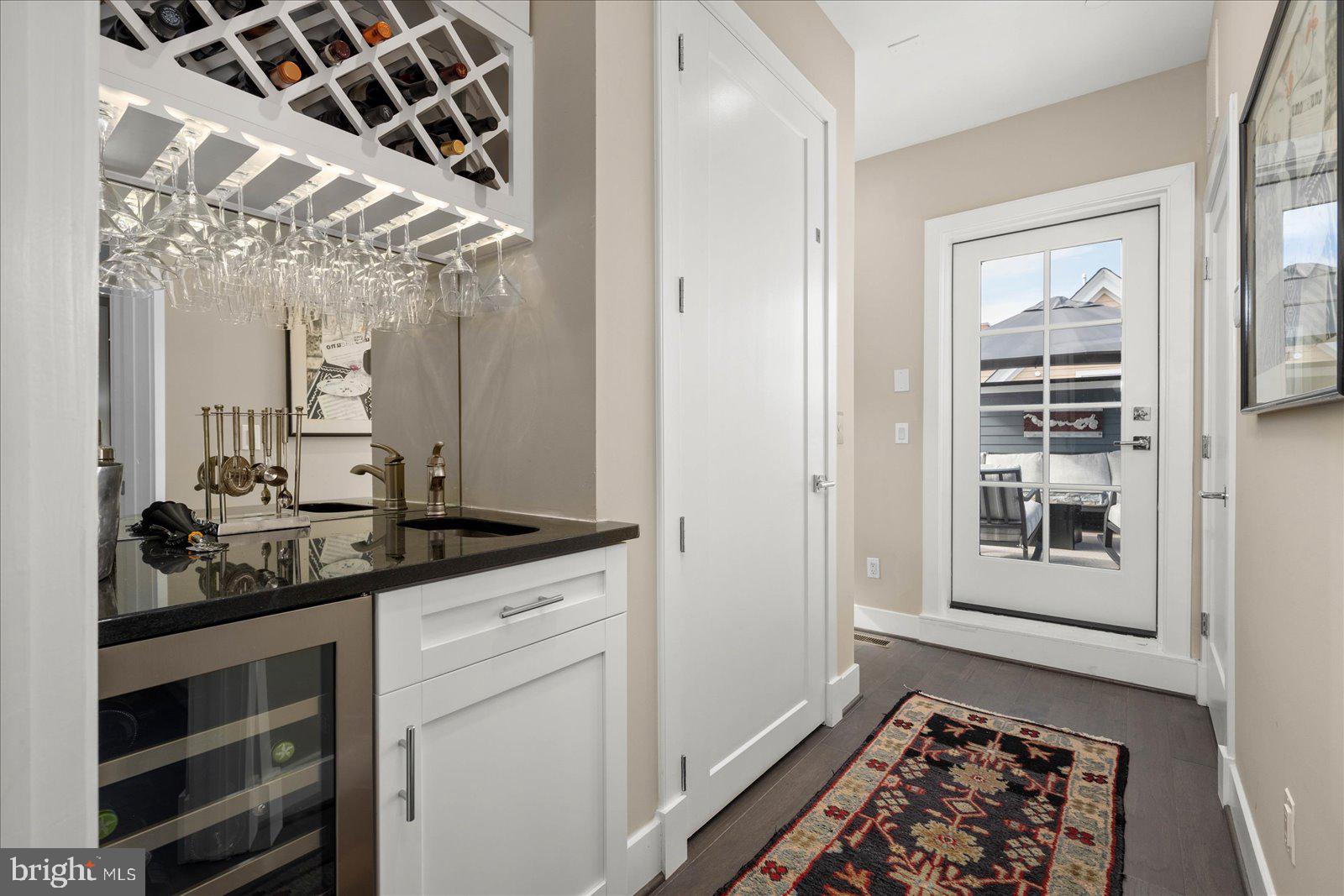 THE TOWNS AT ABINGDON PLACE - Residential