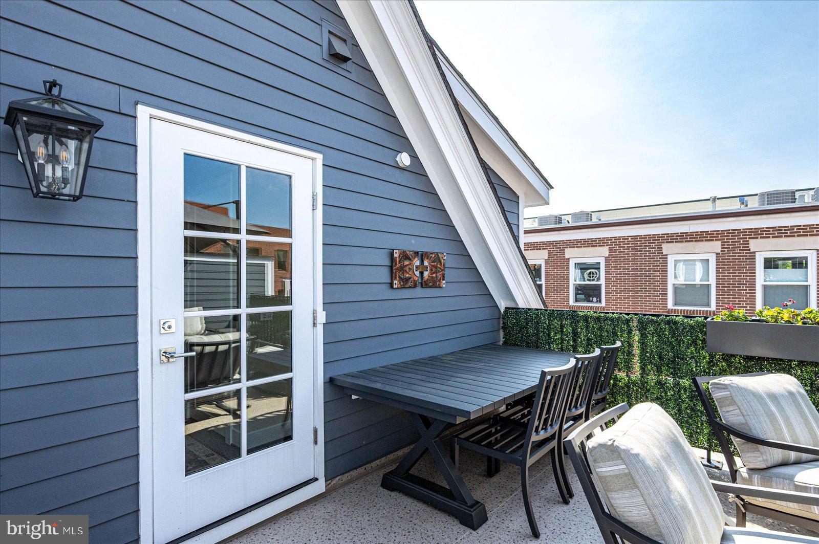 THE TOWNS AT ABINGDON PLACE - Residential