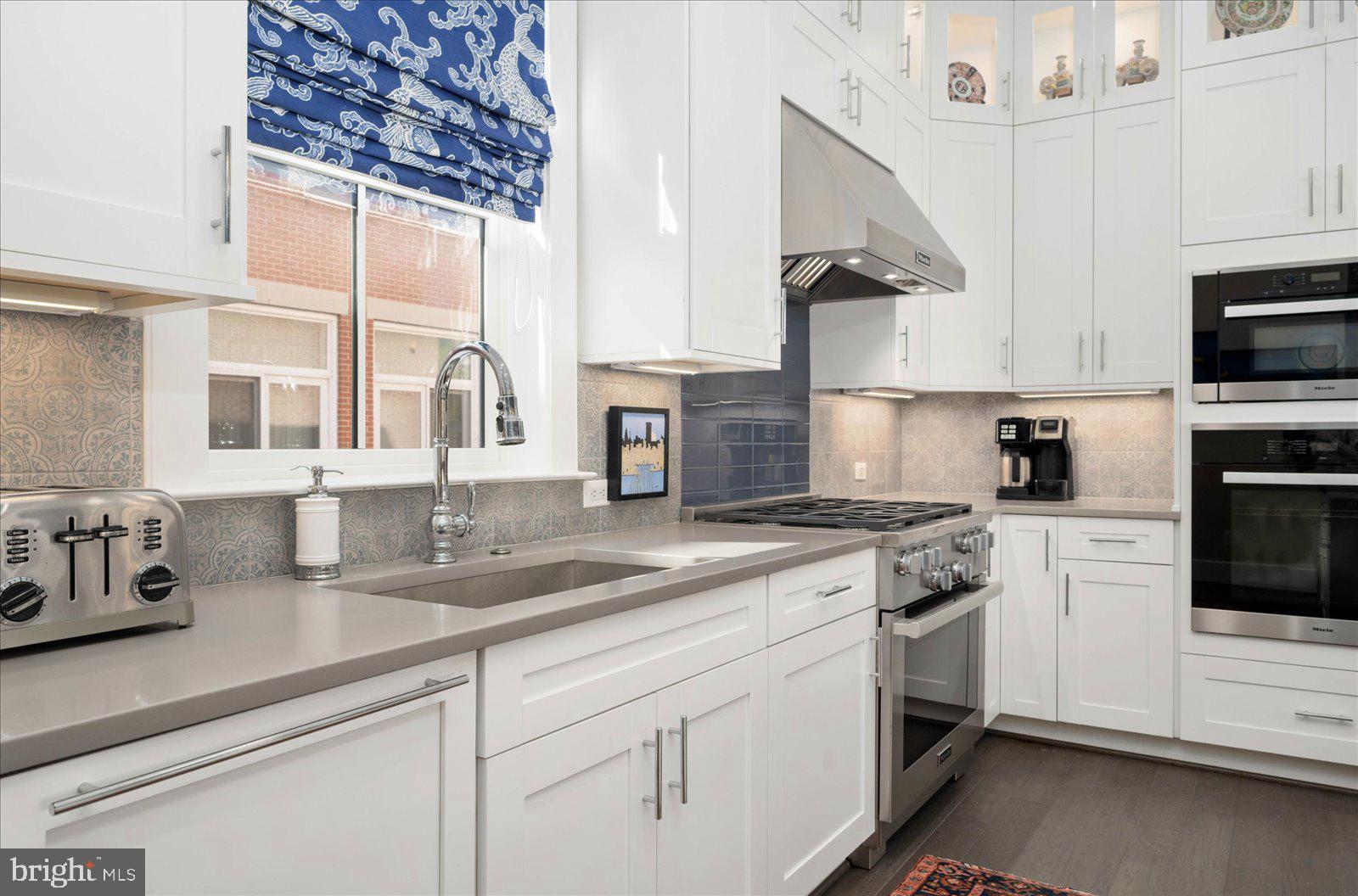 THE TOWNS AT ABINGDON PLACE - Residential