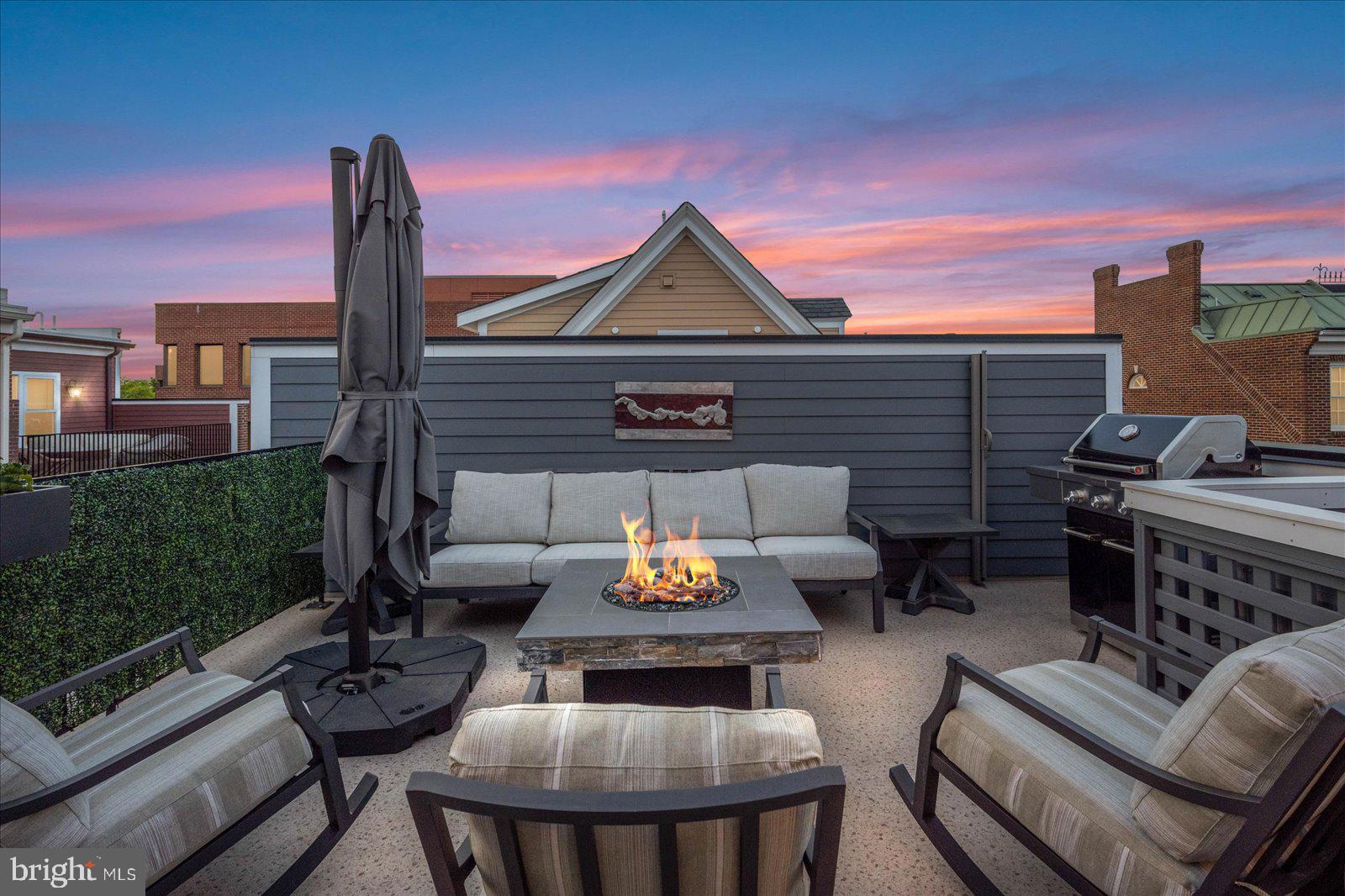 THE TOWNS AT ABINGDON PLACE - Residential