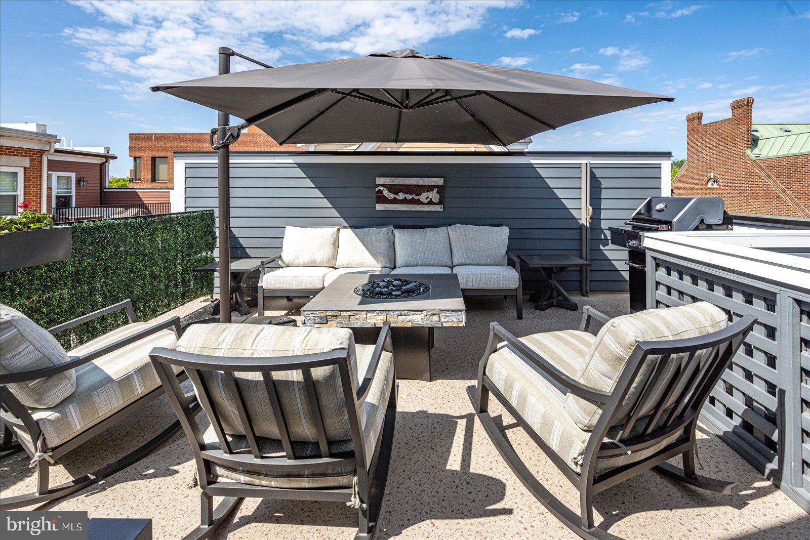 THE TOWNS AT ABINGDON PLACE - Residential