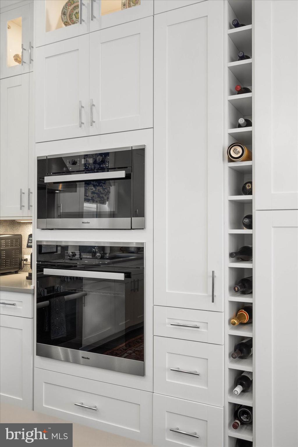 THE TOWNS AT ABINGDON PLACE - Residential