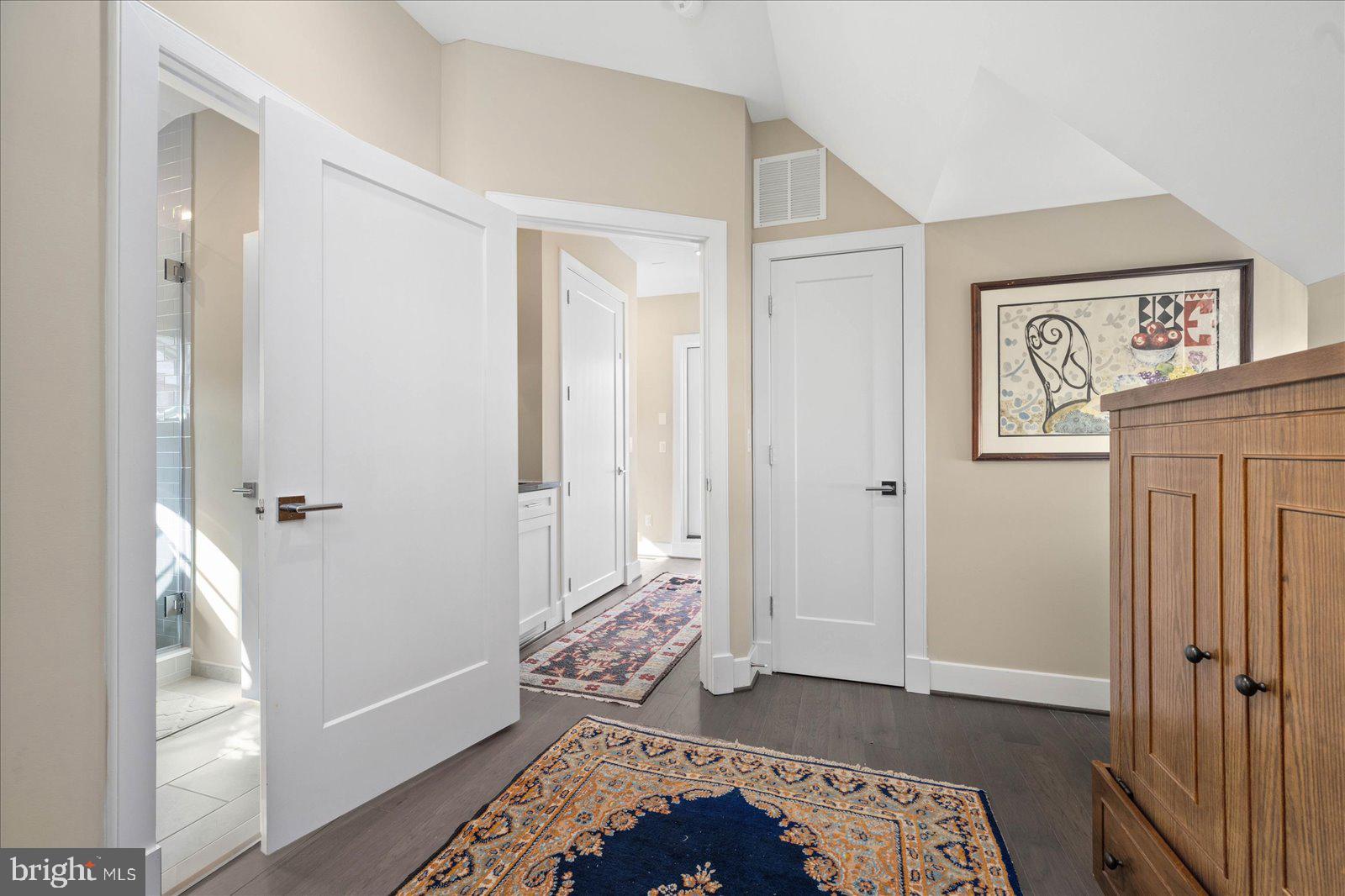 THE TOWNS AT ABINGDON PLACE - Residential