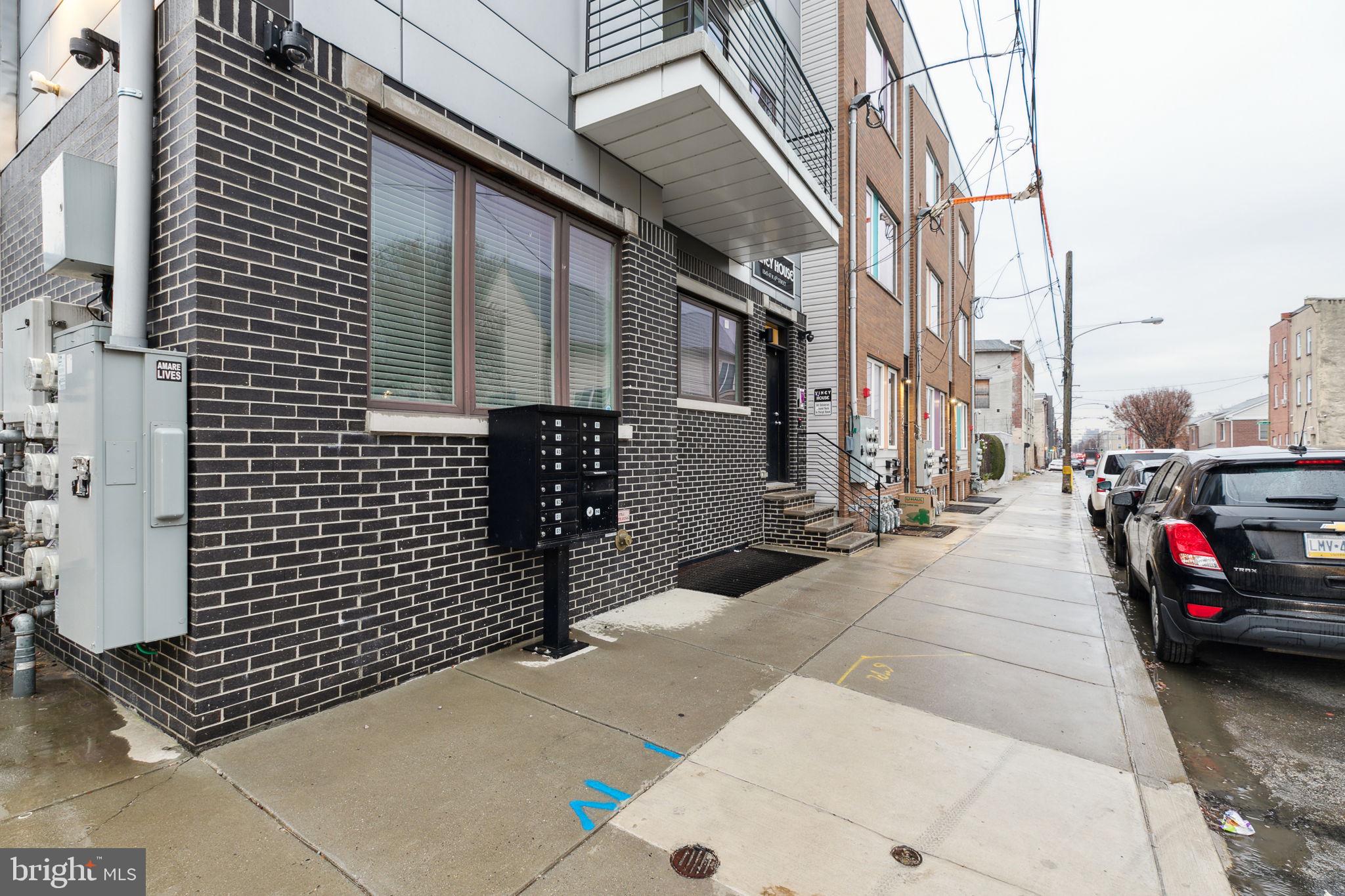 OLDE KENSINGTON - Commercial Sale