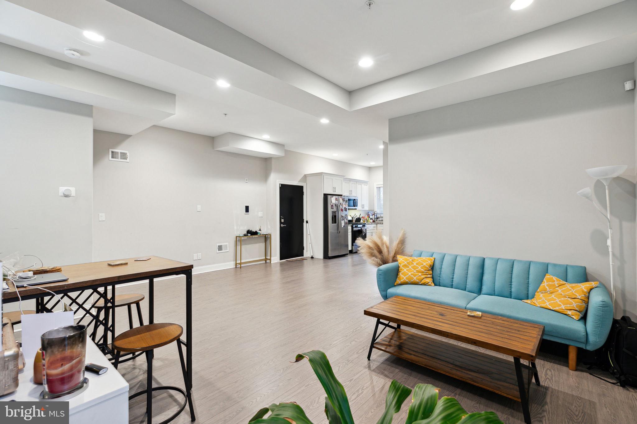 OLDE KENSINGTON - Commercial Sale