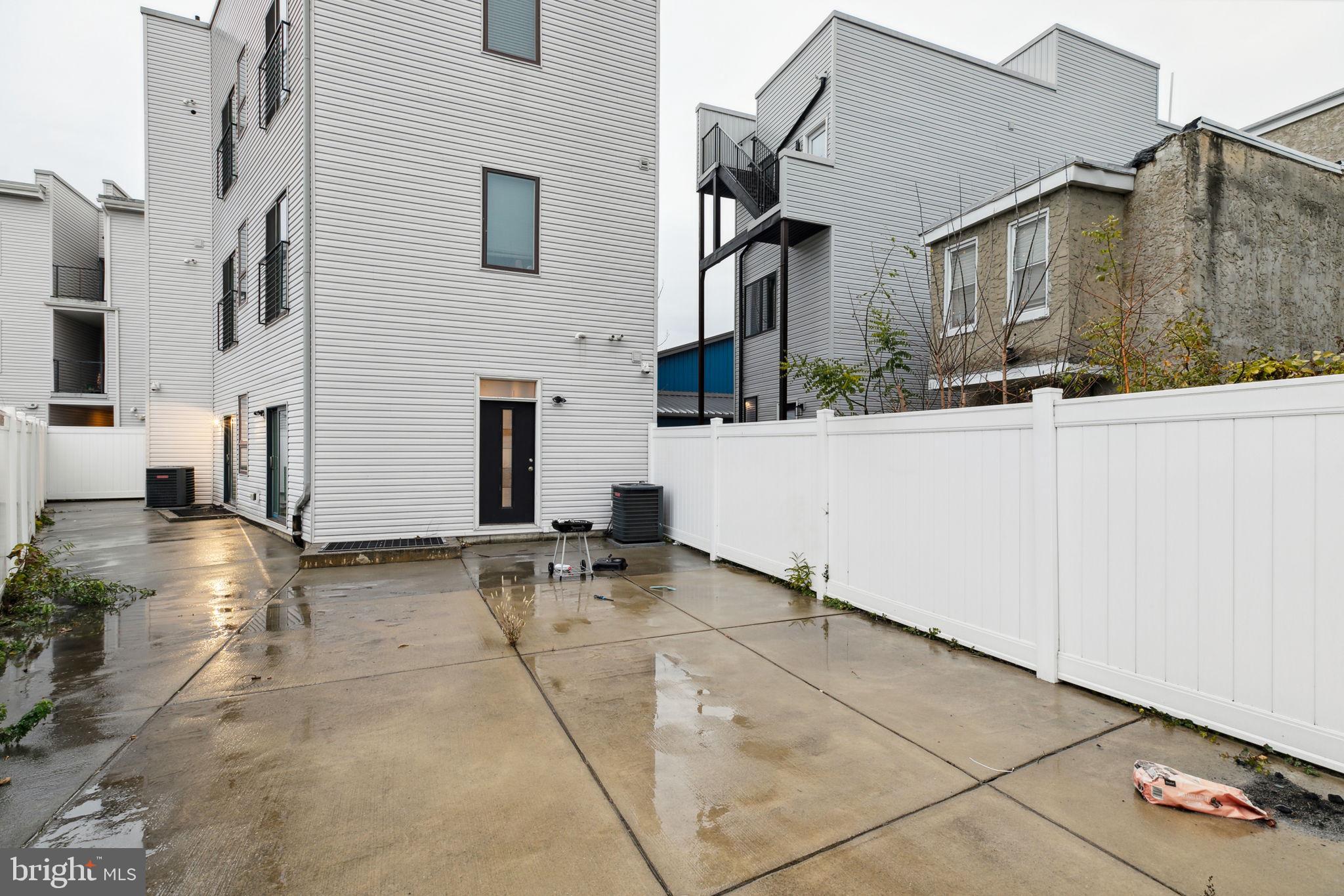 OLDE KENSINGTON - Commercial Sale