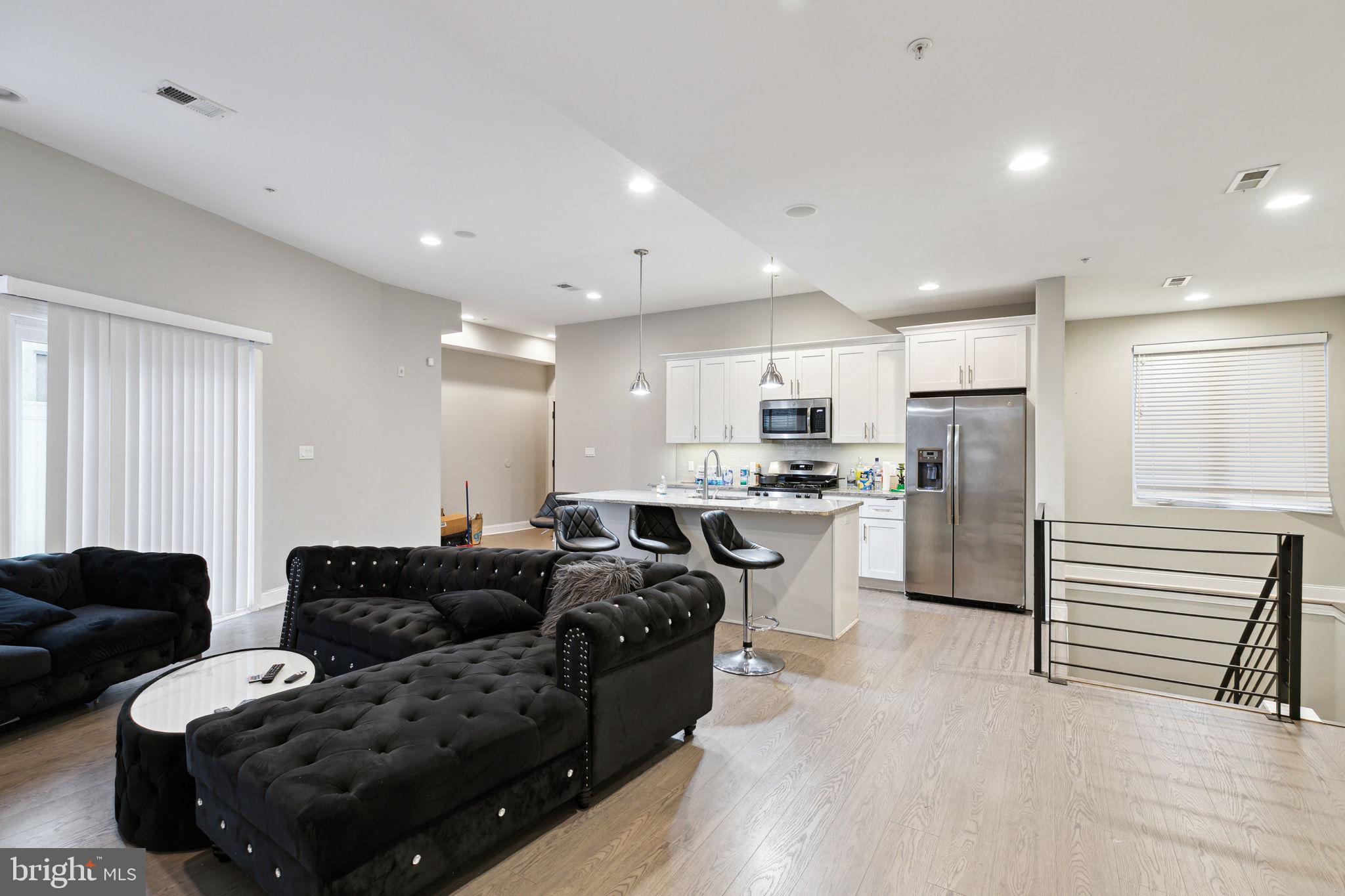 OLDE KENSINGTON - Commercial Sale
