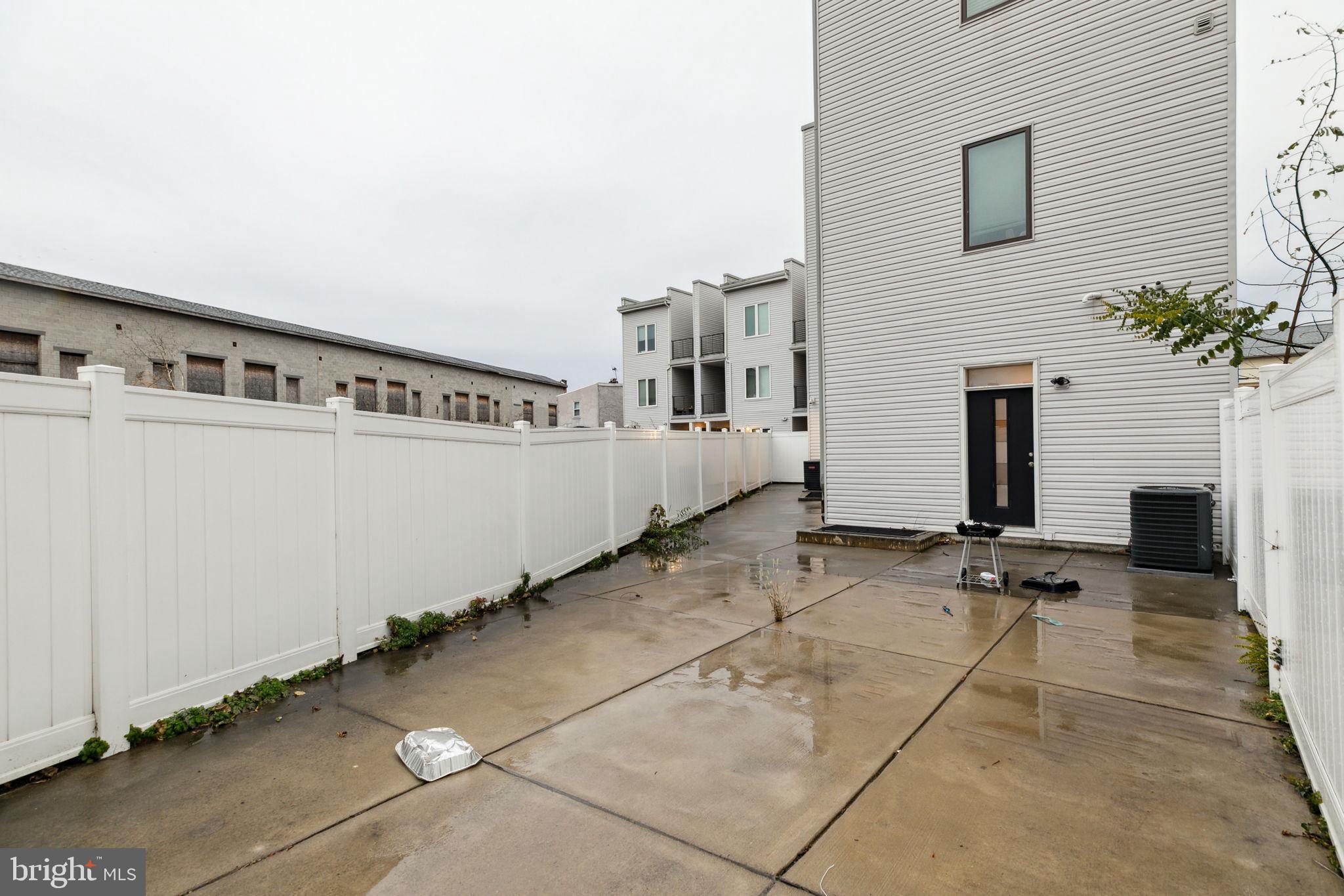 OLDE KENSINGTON - Commercial Sale