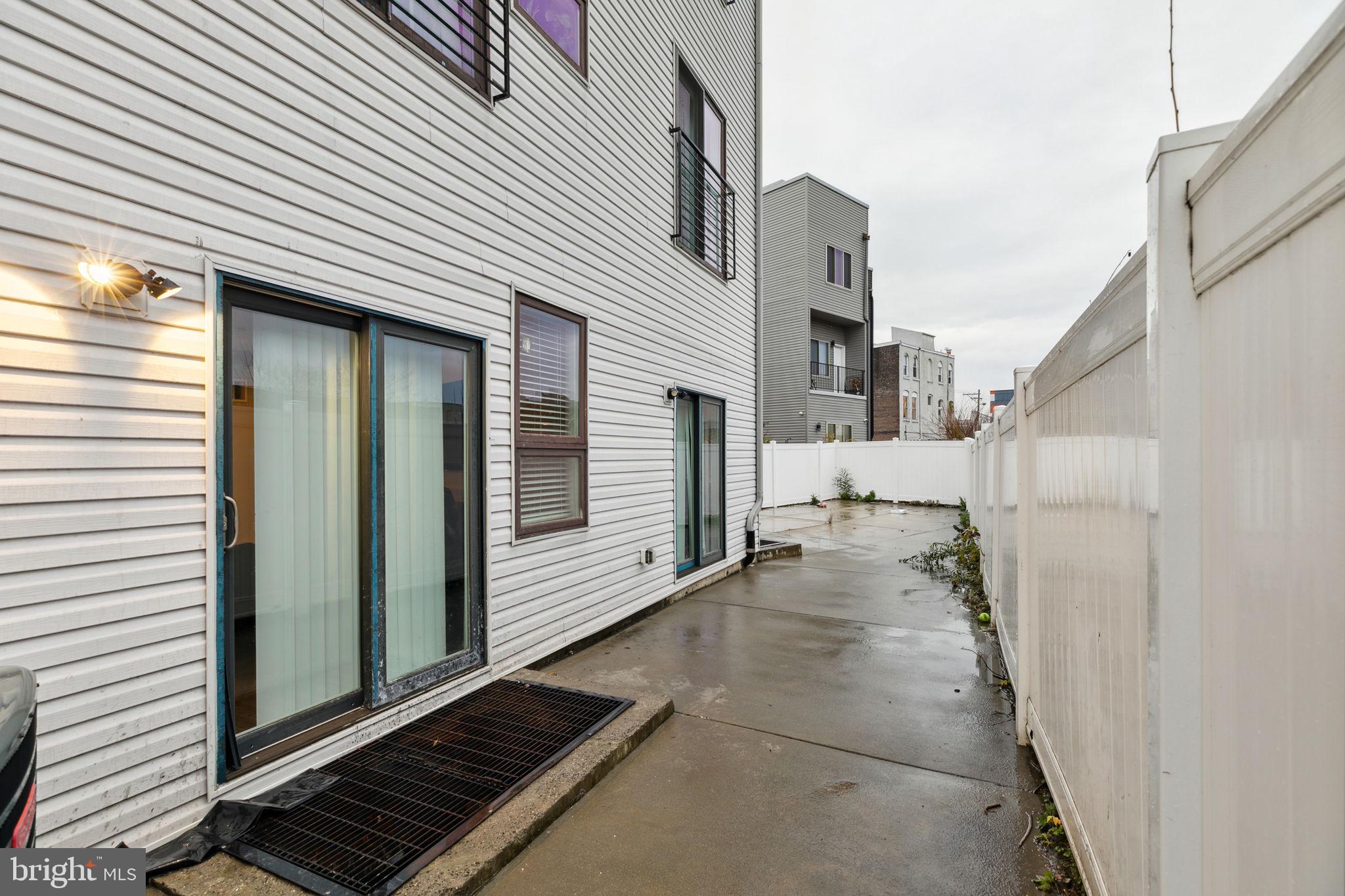 OLDE KENSINGTON - Commercial Sale