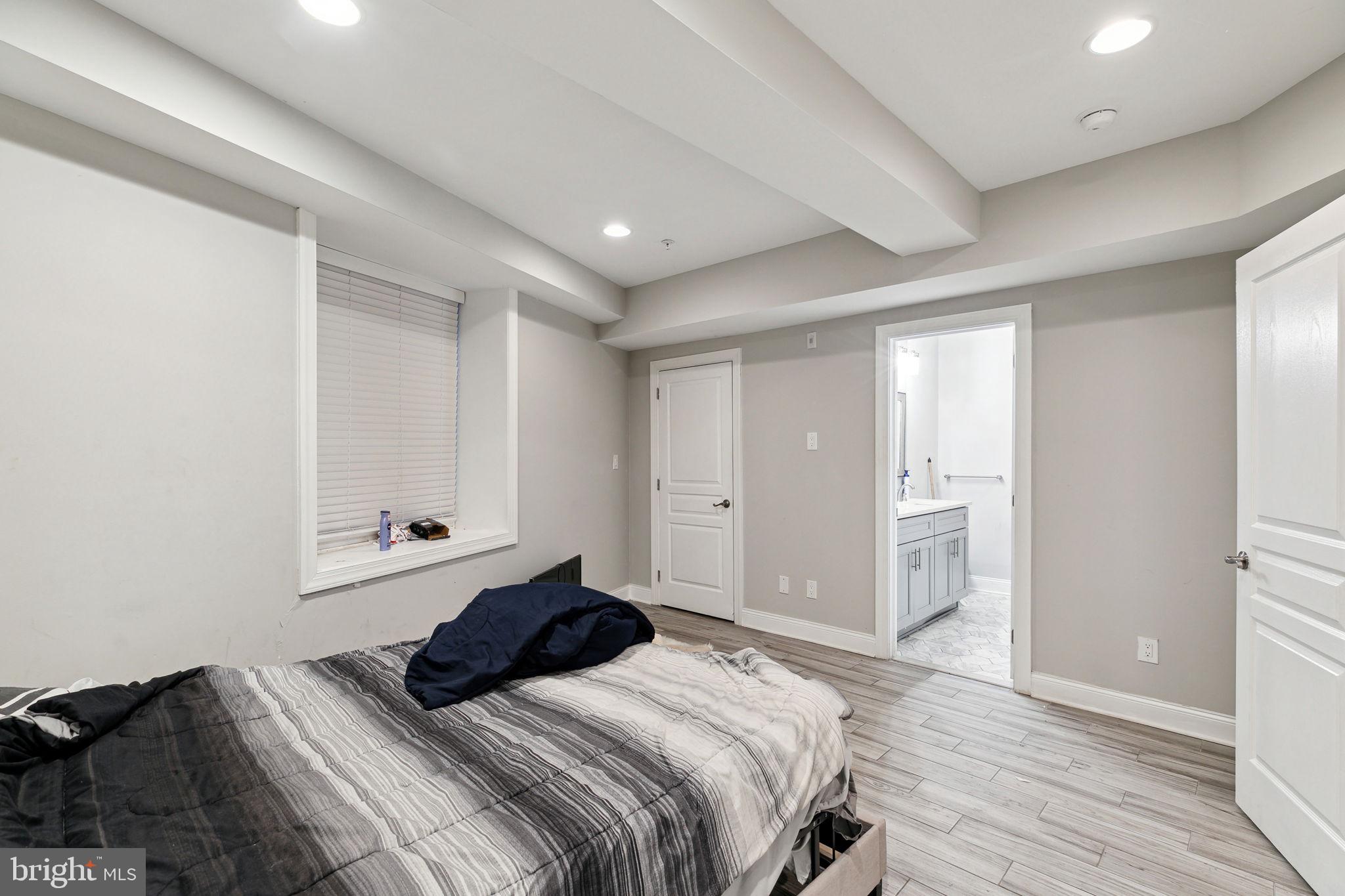 OLDE KENSINGTON - Commercial Sale