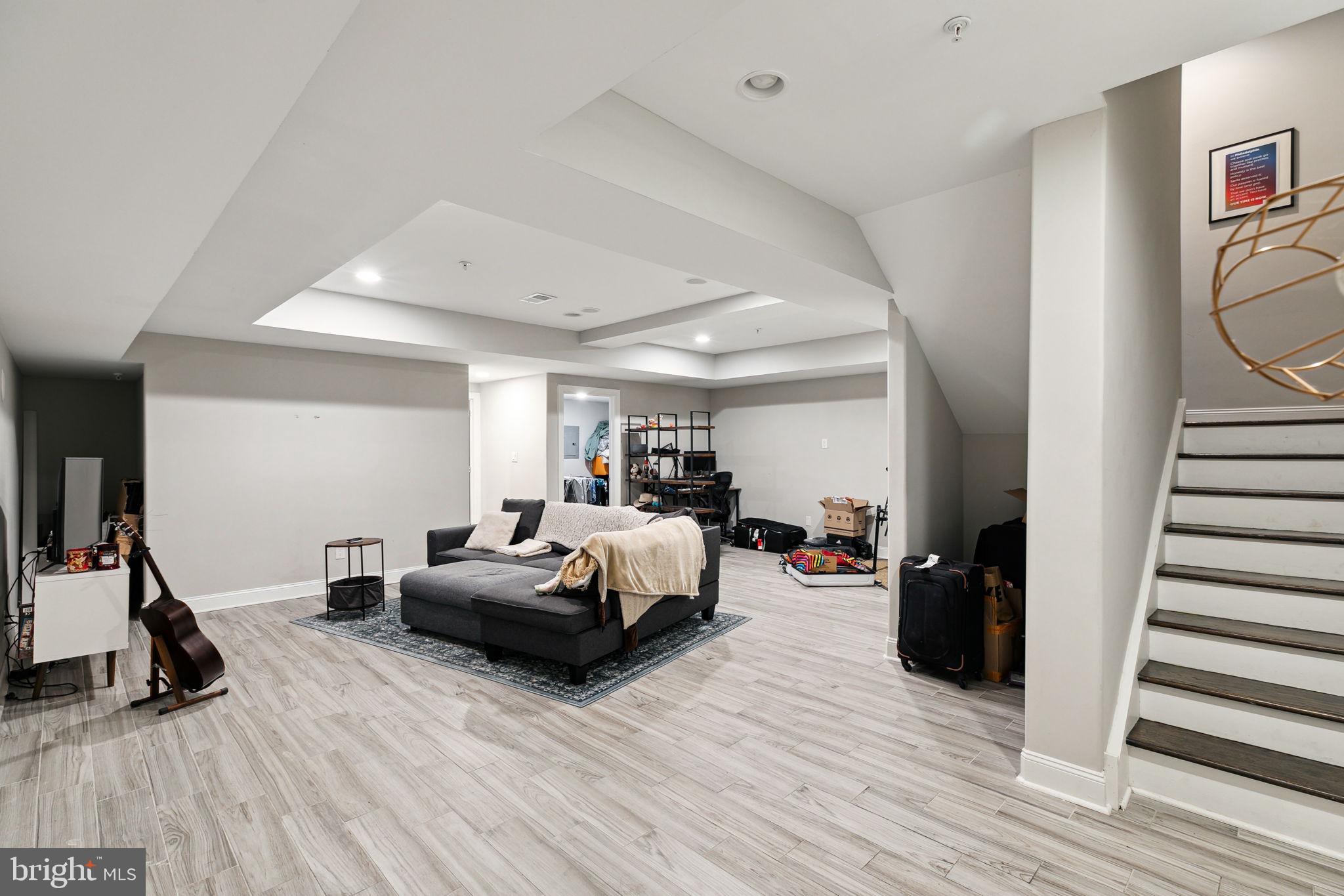 OLDE KENSINGTON - Commercial Sale